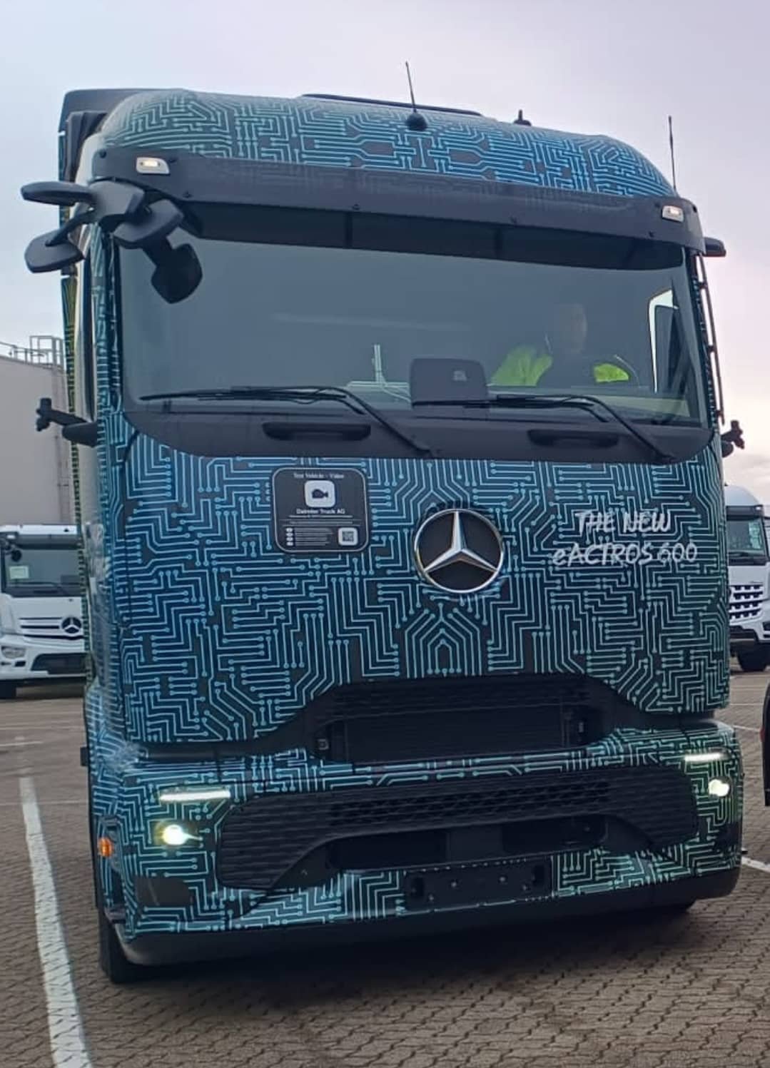 Kierowca kat C transport nowych ciężarówek