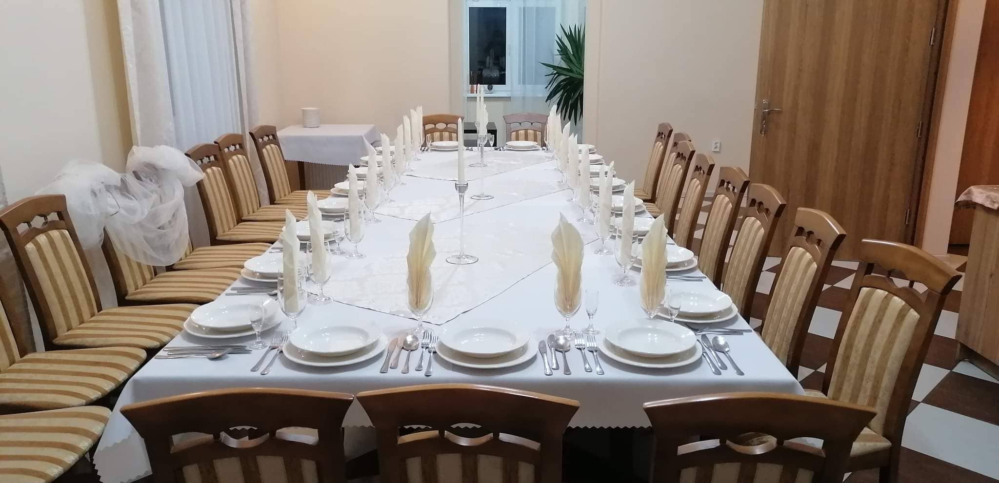 Szkl.P. Sprzedam Willę z apartamentami na wynajem