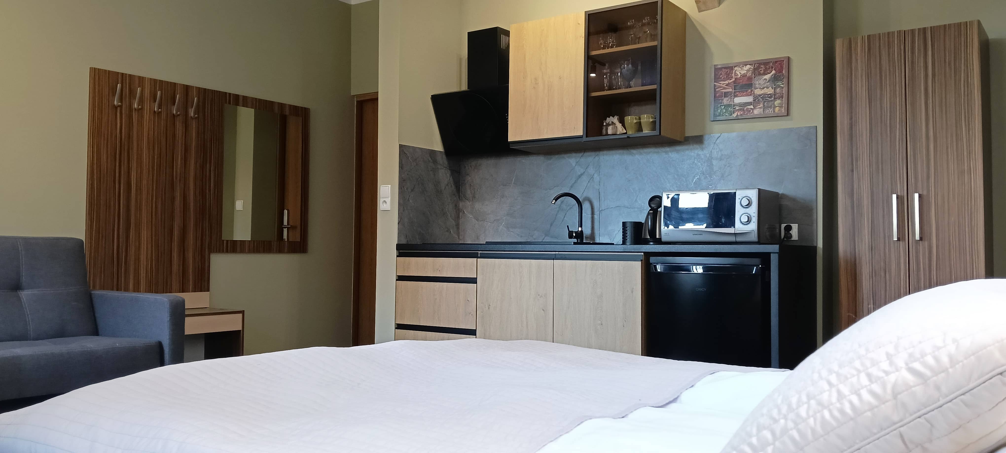 Szkl.P. Sprzedam Willę z apartamentami na wynajem
