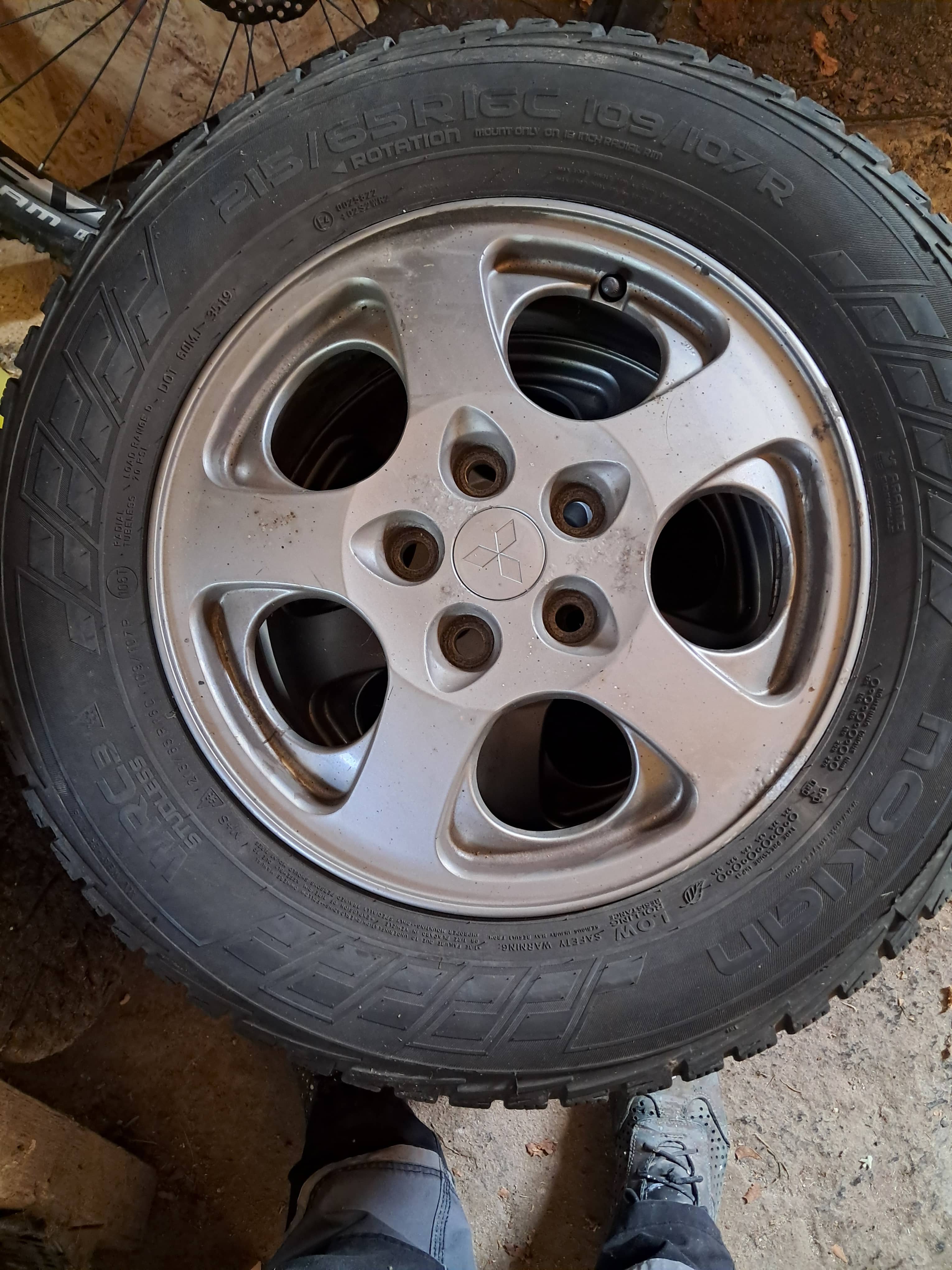 Opony na alufelgach 215/65 R16C