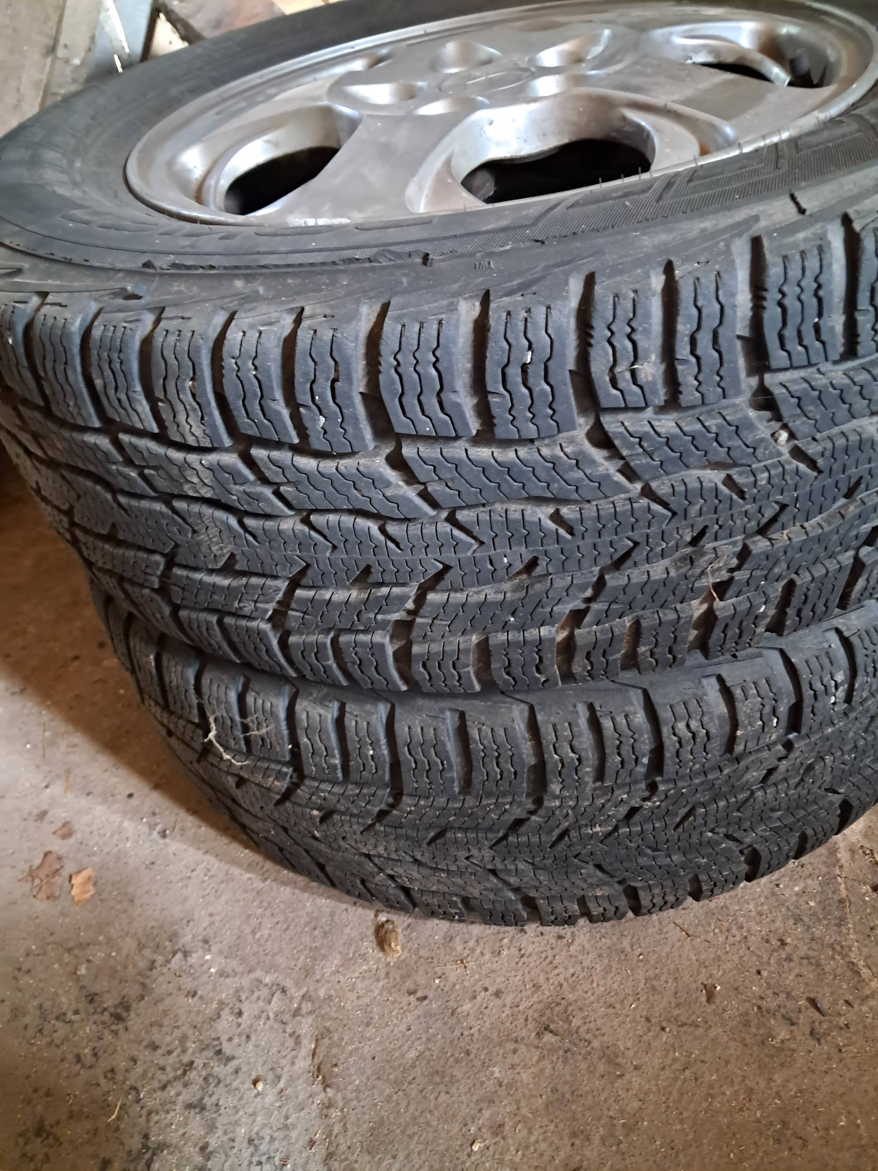 Opony na alufelgach 215/65 R16C