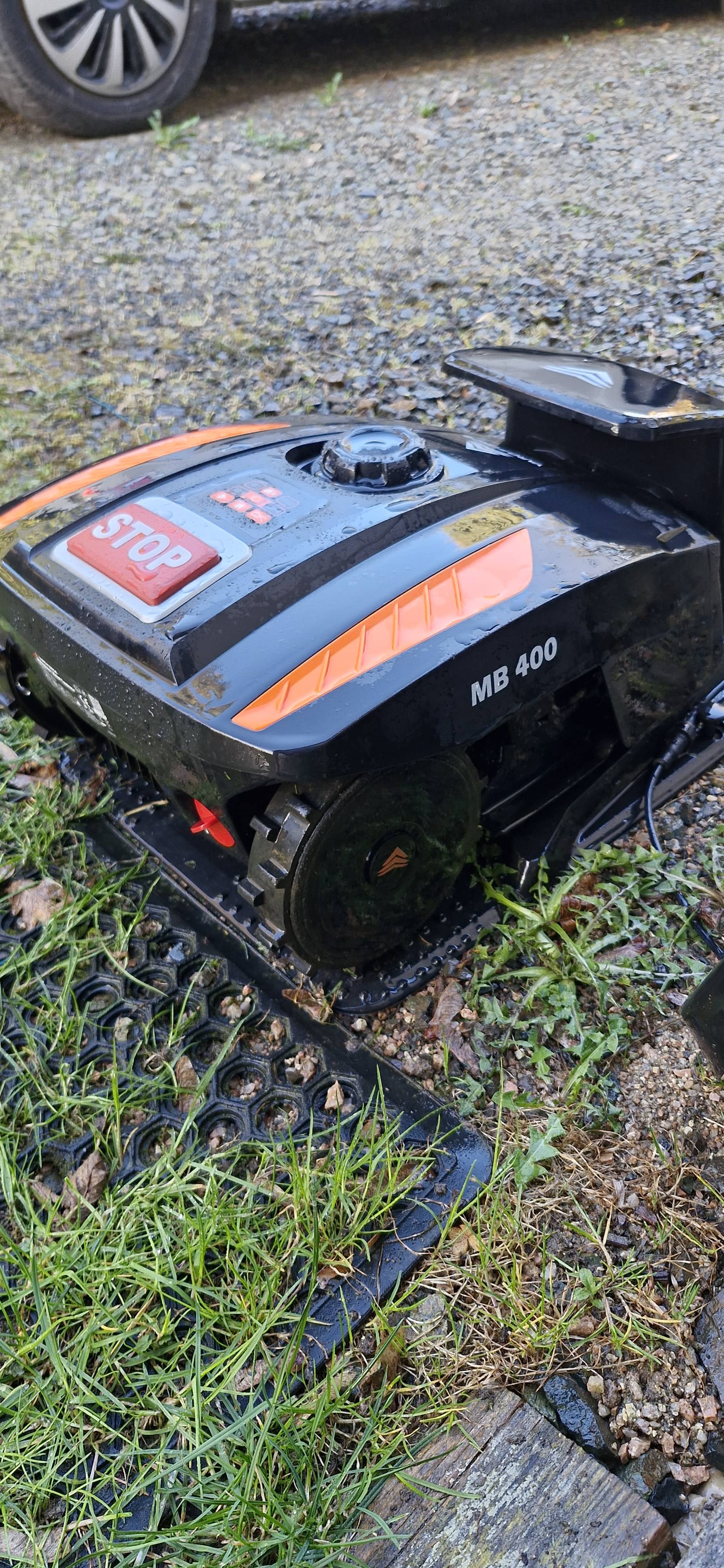 Robot koszący Yard Force MB 400 – okazja!