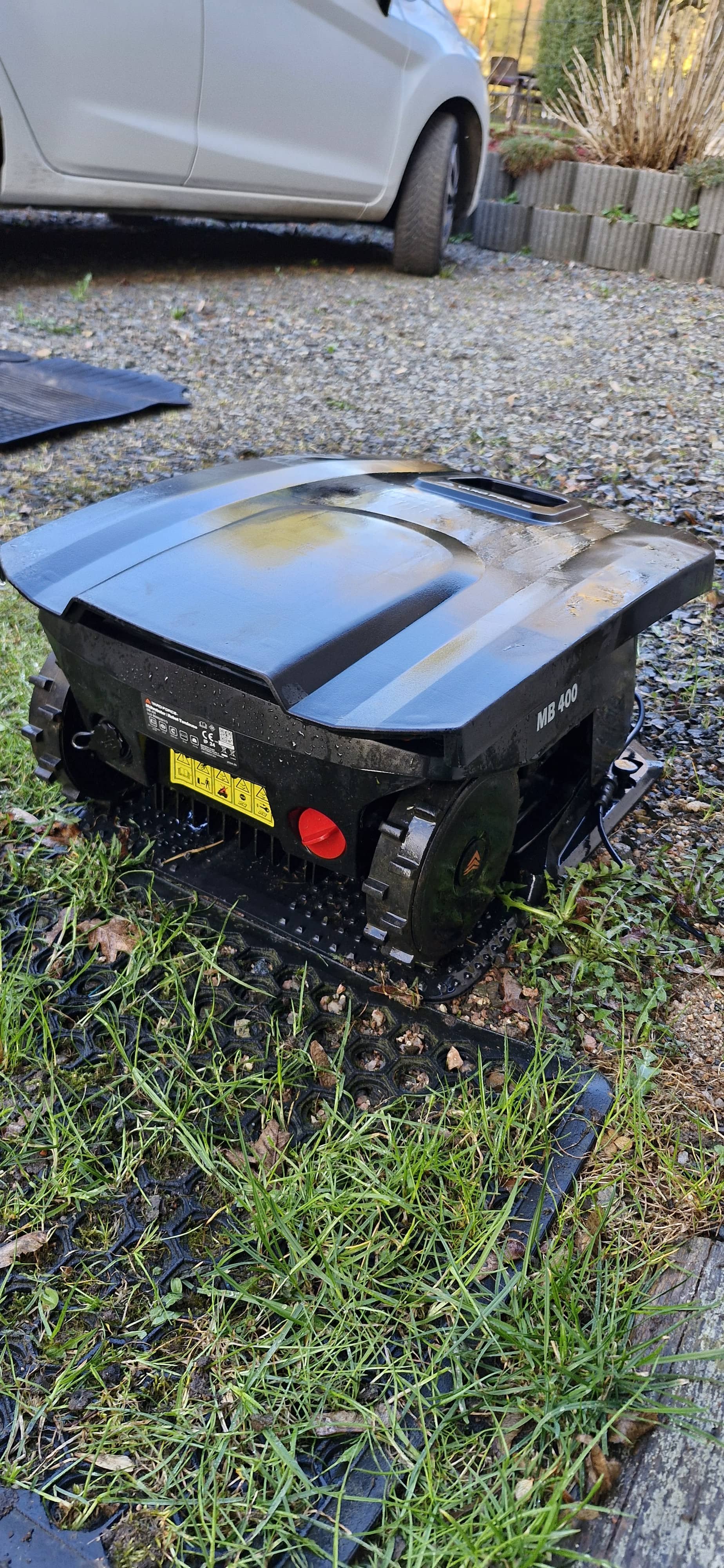 Robot koszący Yard Force MB 400 – okazja!