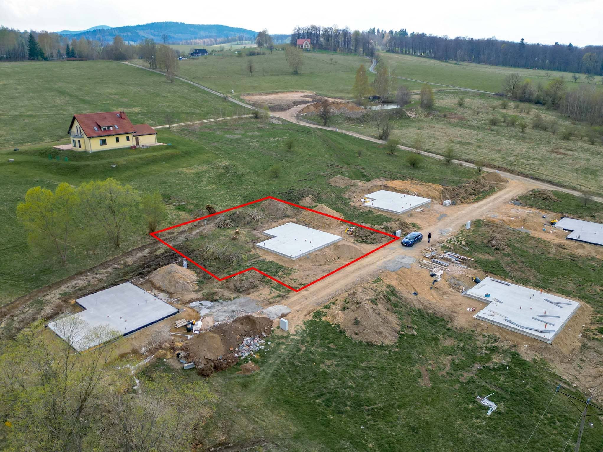 Działka 1009m² Wojcieszyce ze stanem zero