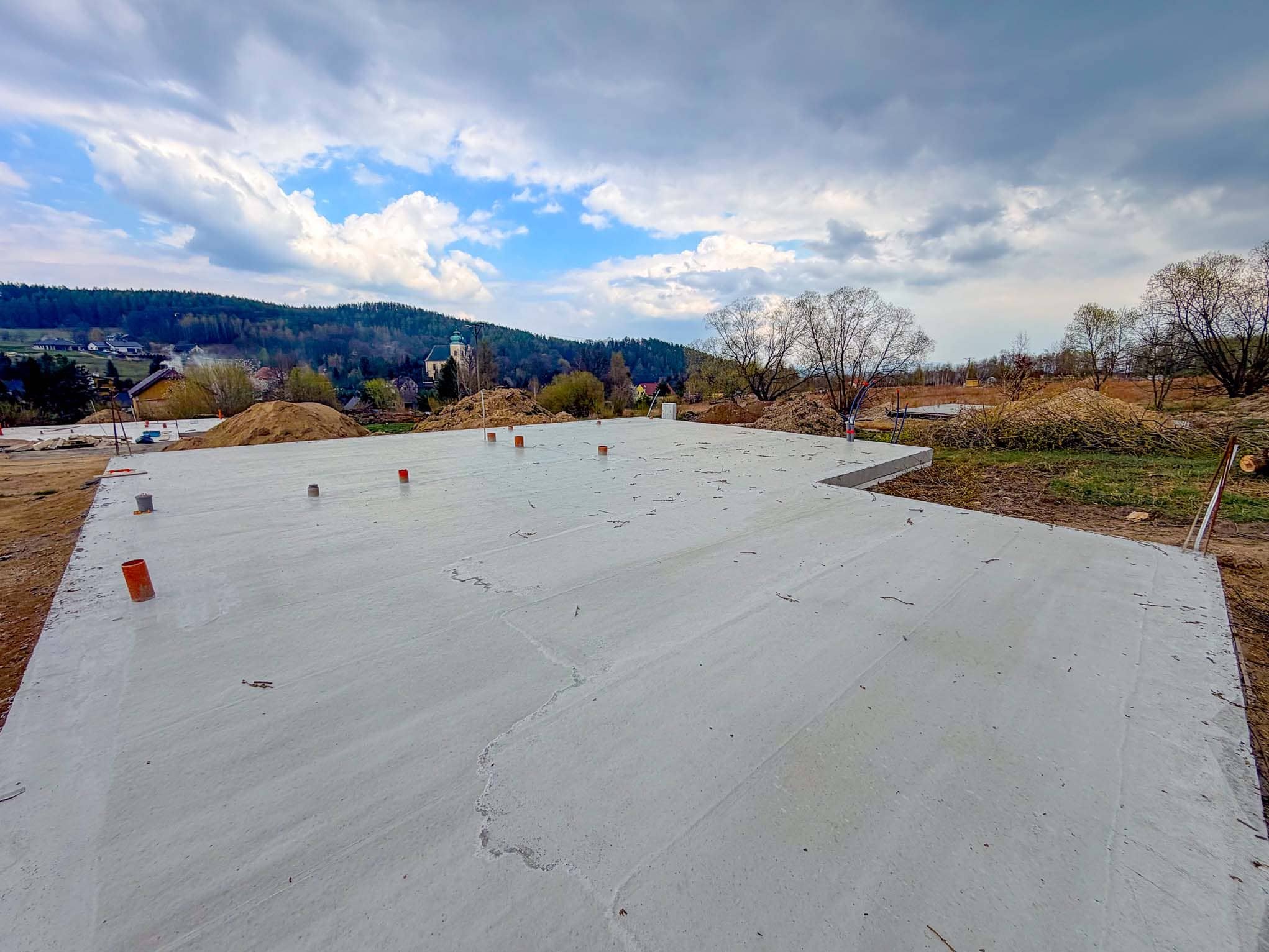 Działka 1009m² Wojcieszyce ze stanem zero