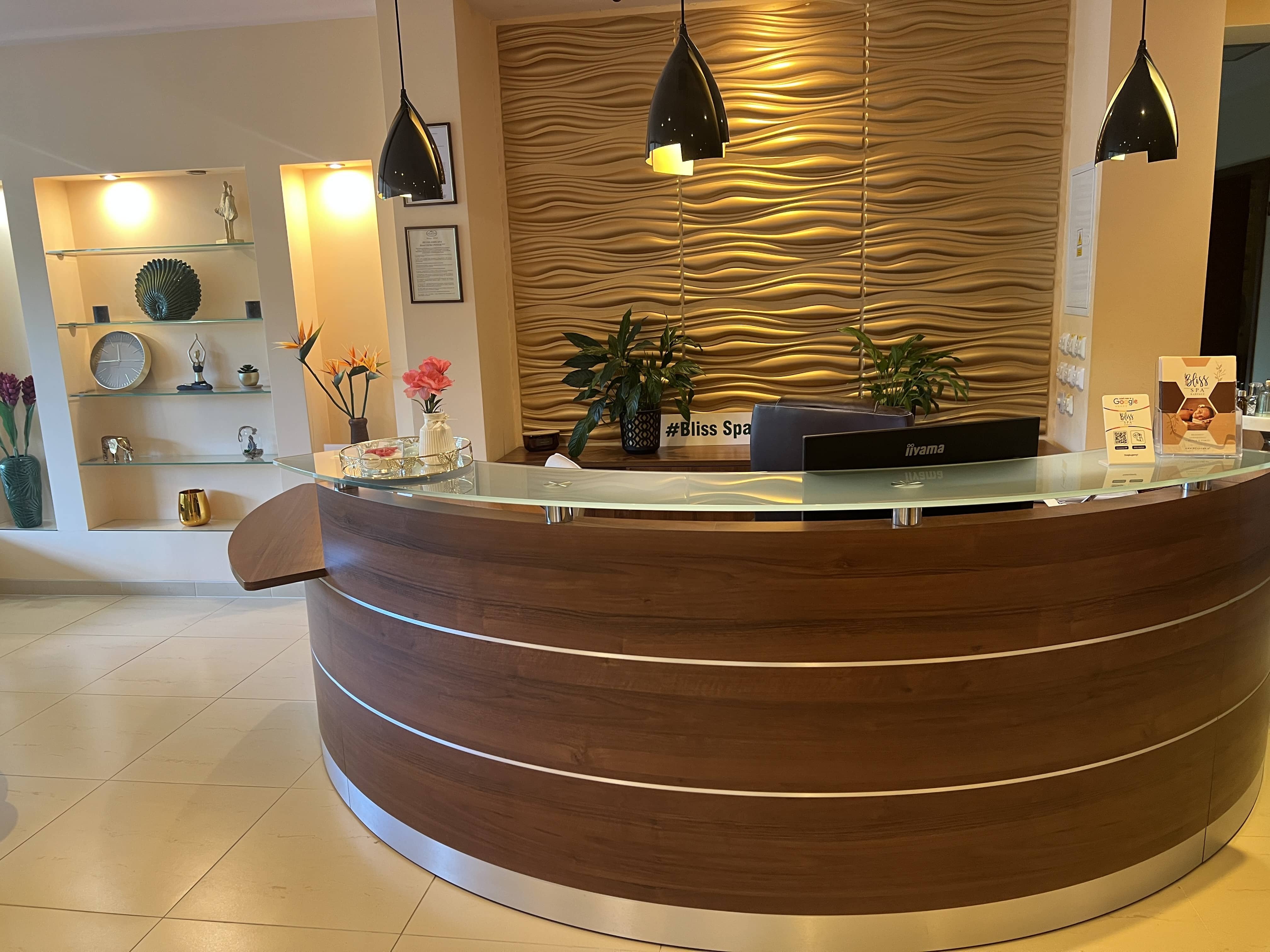 Masażystka / Fizjoterapeutka SPA + Obsługa Recepcji
