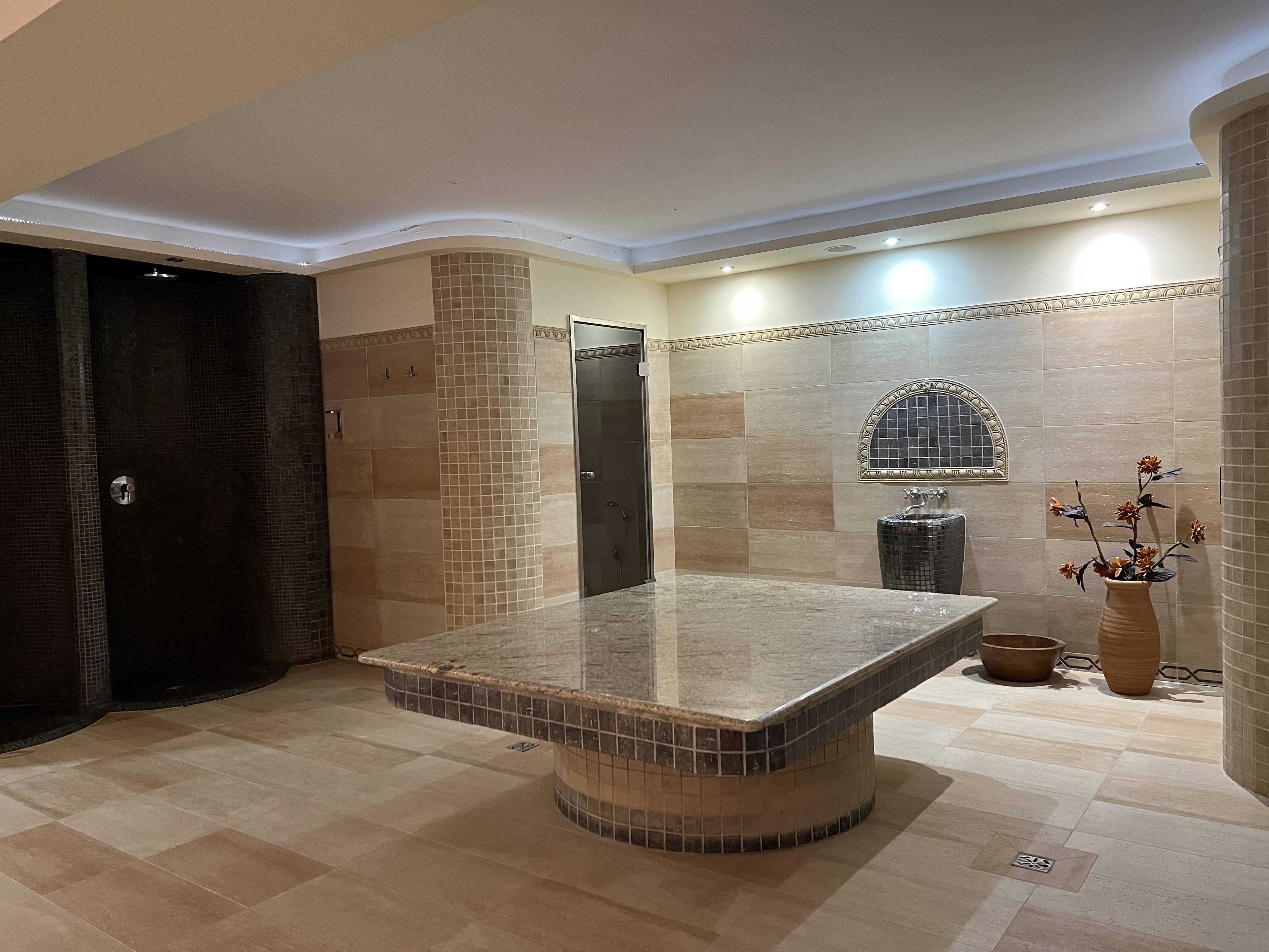 Masażystka / Fizjoterapeutka SPA + Obsługa Recepcji