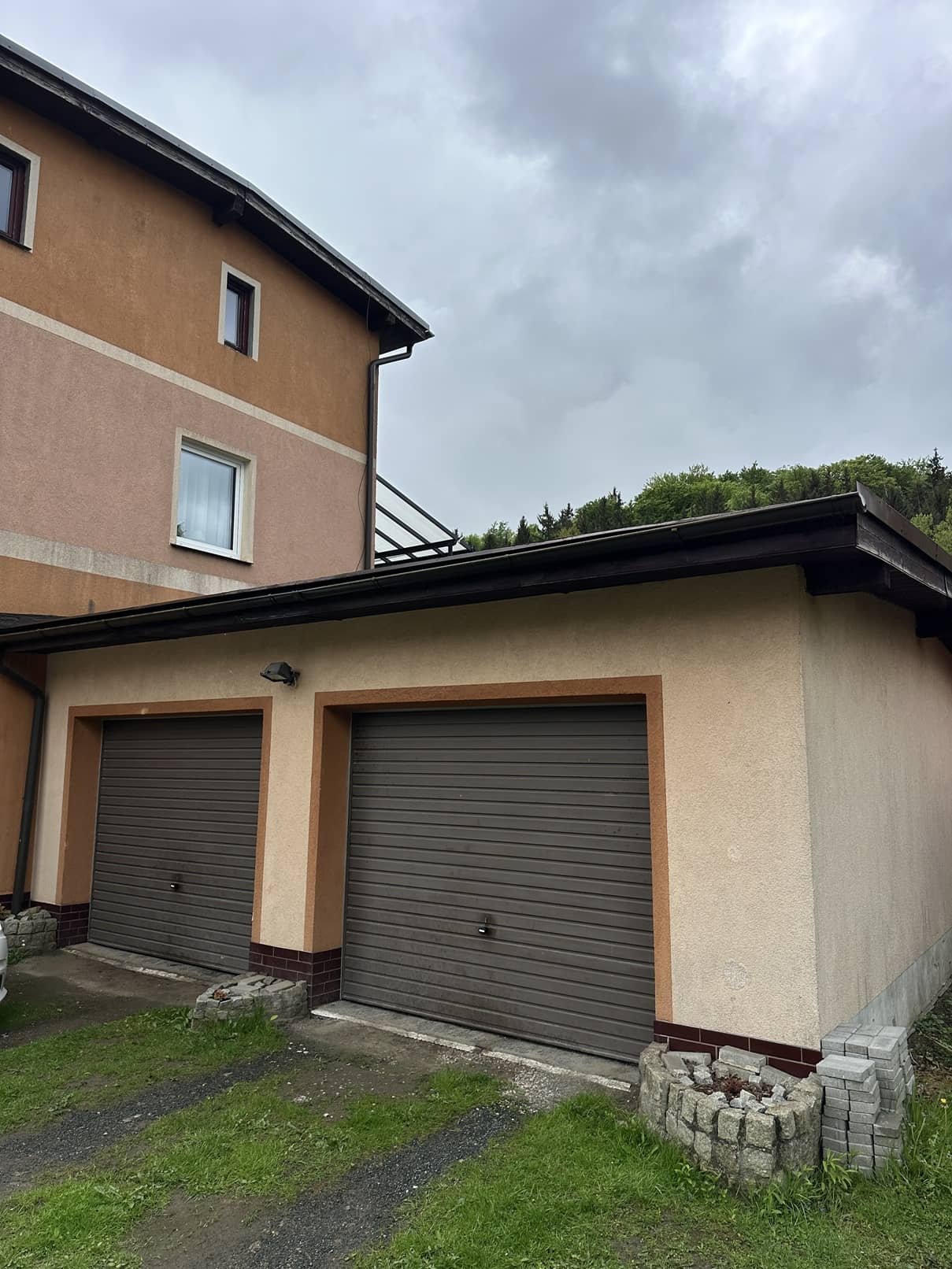 Maciejowa 1/4domu,ogród,garaż 111,56m2-750tys.