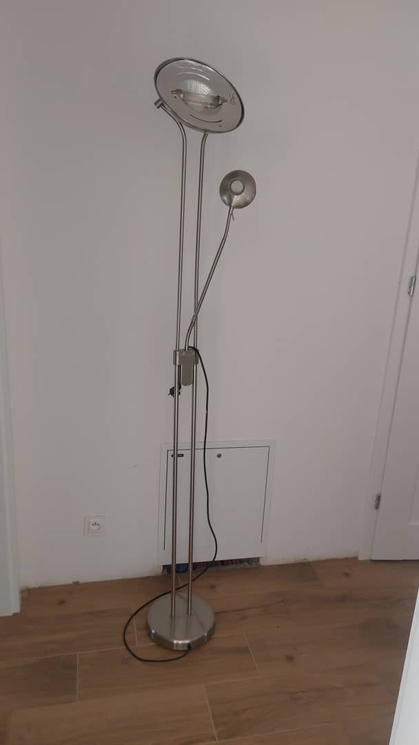Lampa stojąca