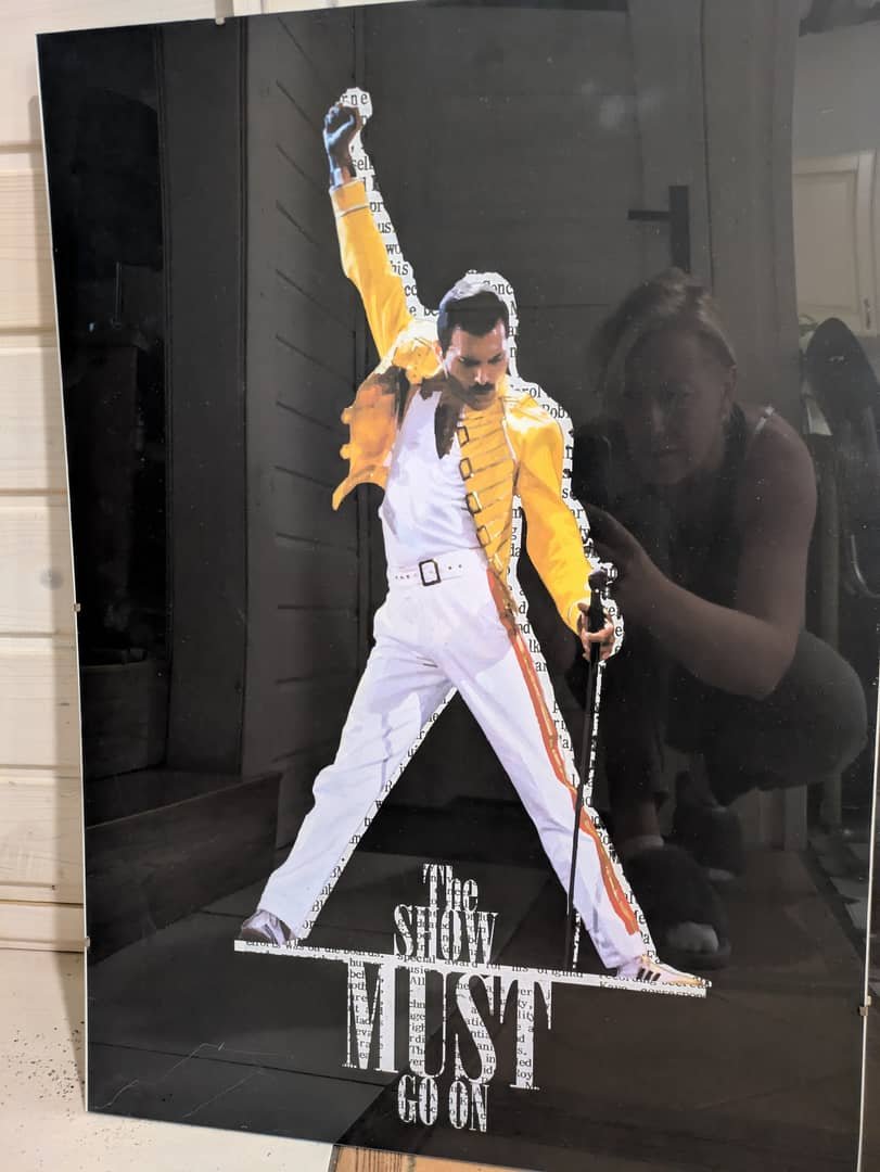 Queen plakat i inne