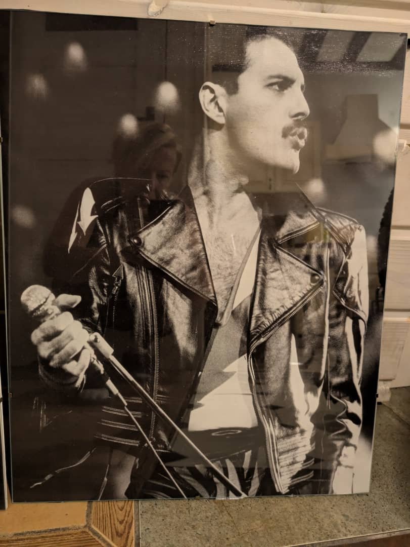 Queen plakat i inne
