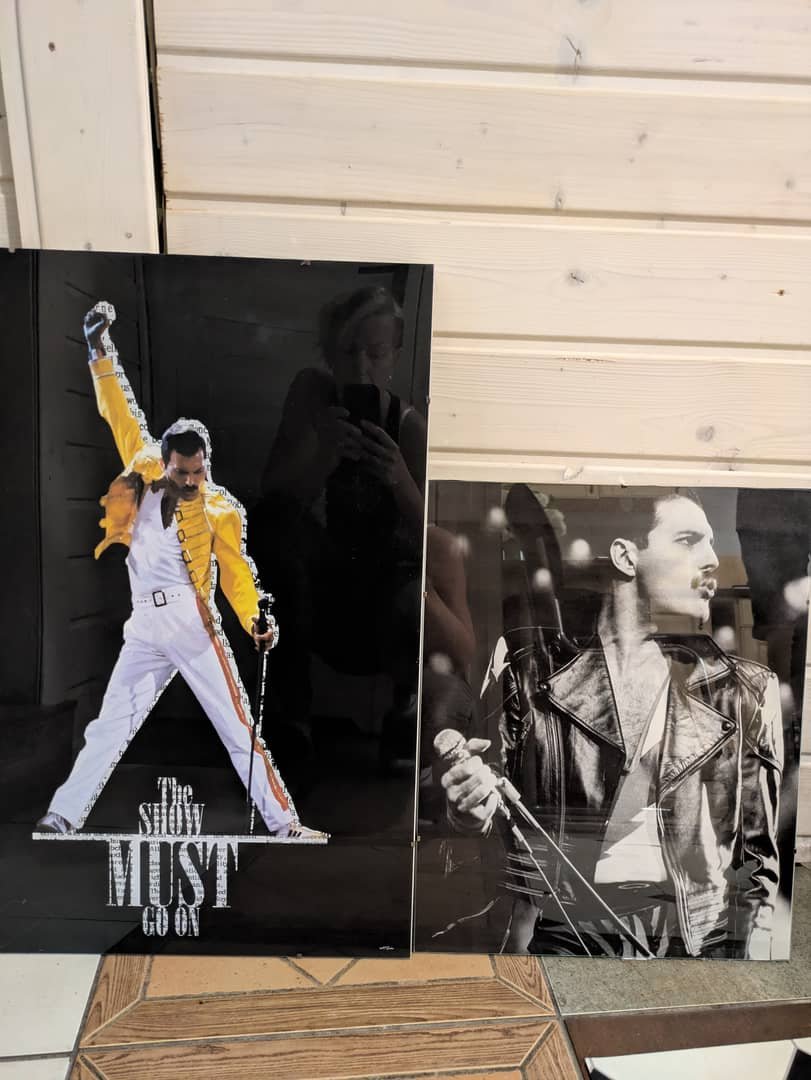 Queen plakat i inne