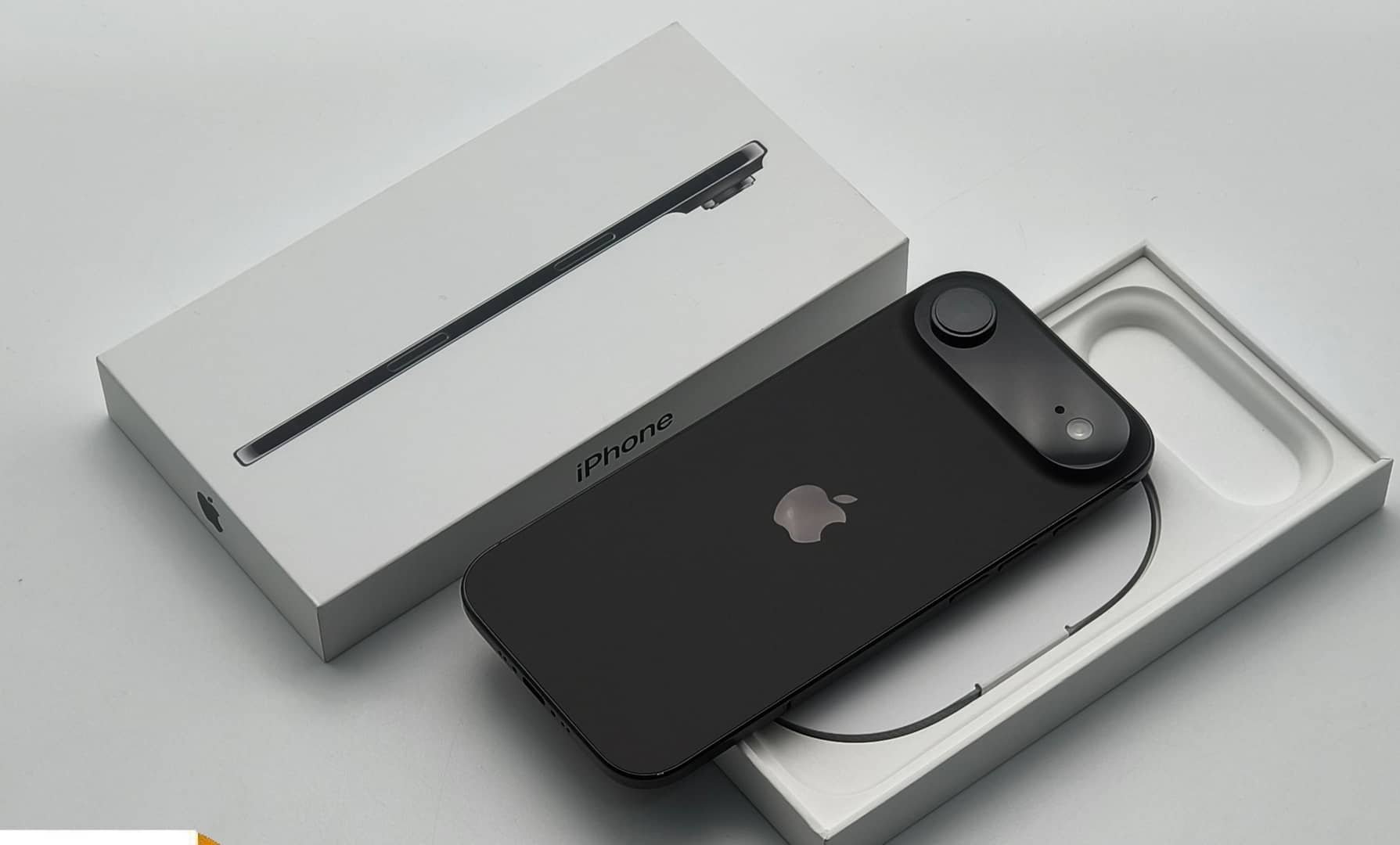 Apple iPhone 17 Pro Max, iPhone 17 Pro, iPhone Air