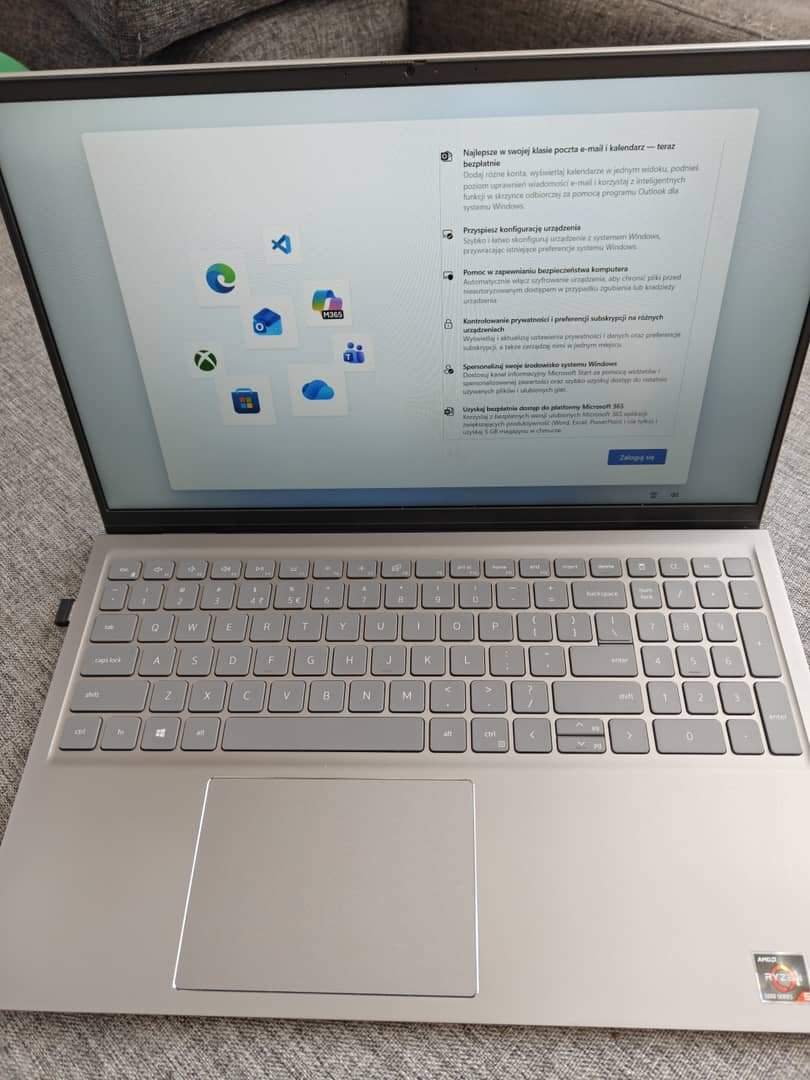 Laptop Dell Inspiron AMD ryzen 5/16gb