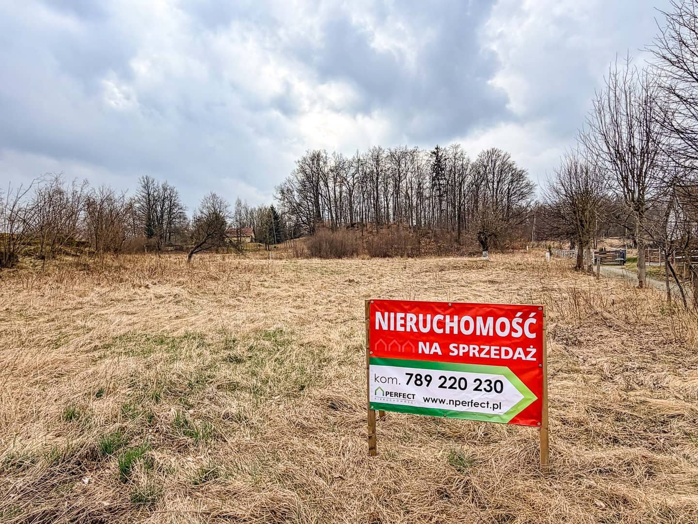 Działka budowlana 1101m² Staniszów