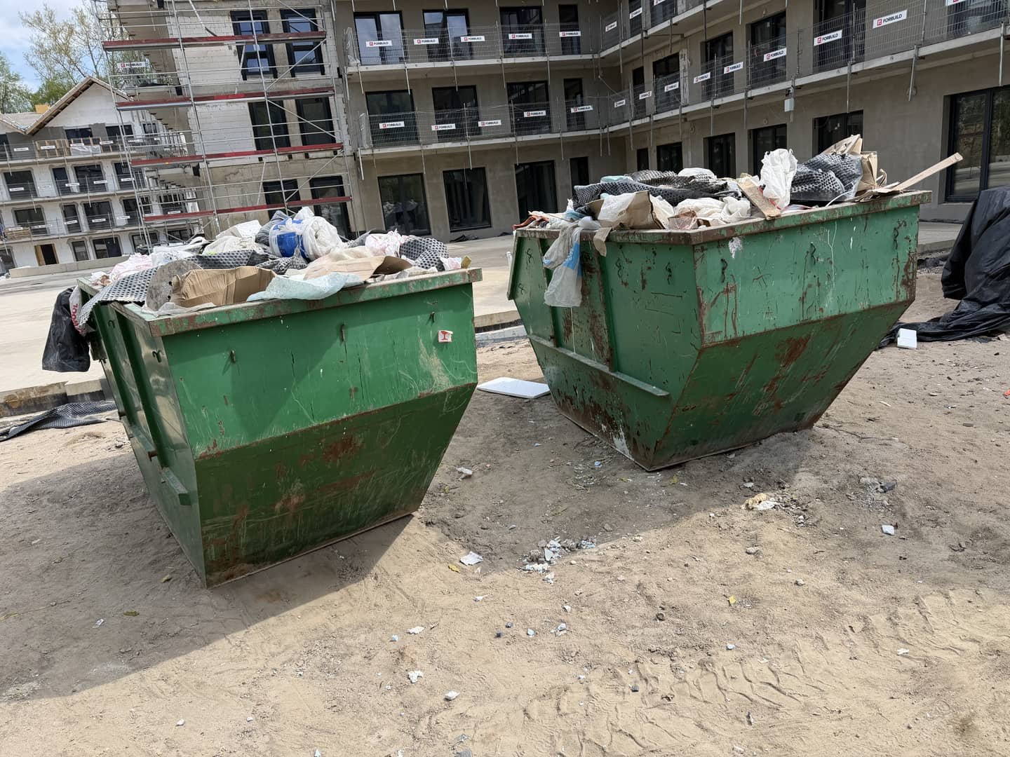 Kontenery na odpady budowlane, zmieszane, gruz