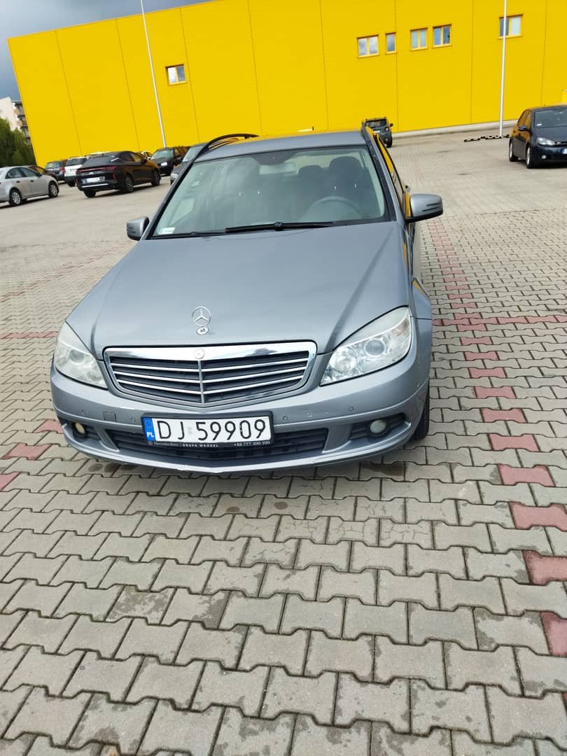 Sprzedam Mercedesa W204 C200 kombi