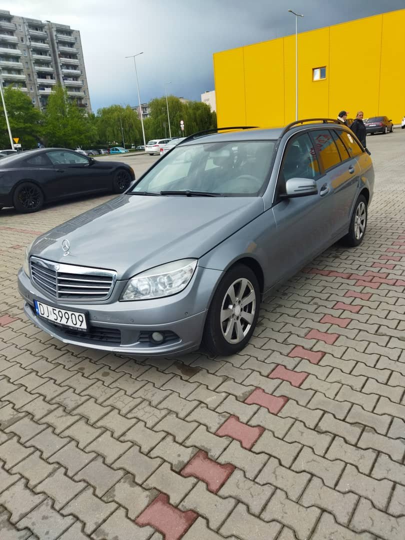 Sprzedam Mercedesa W204 C200 kombi