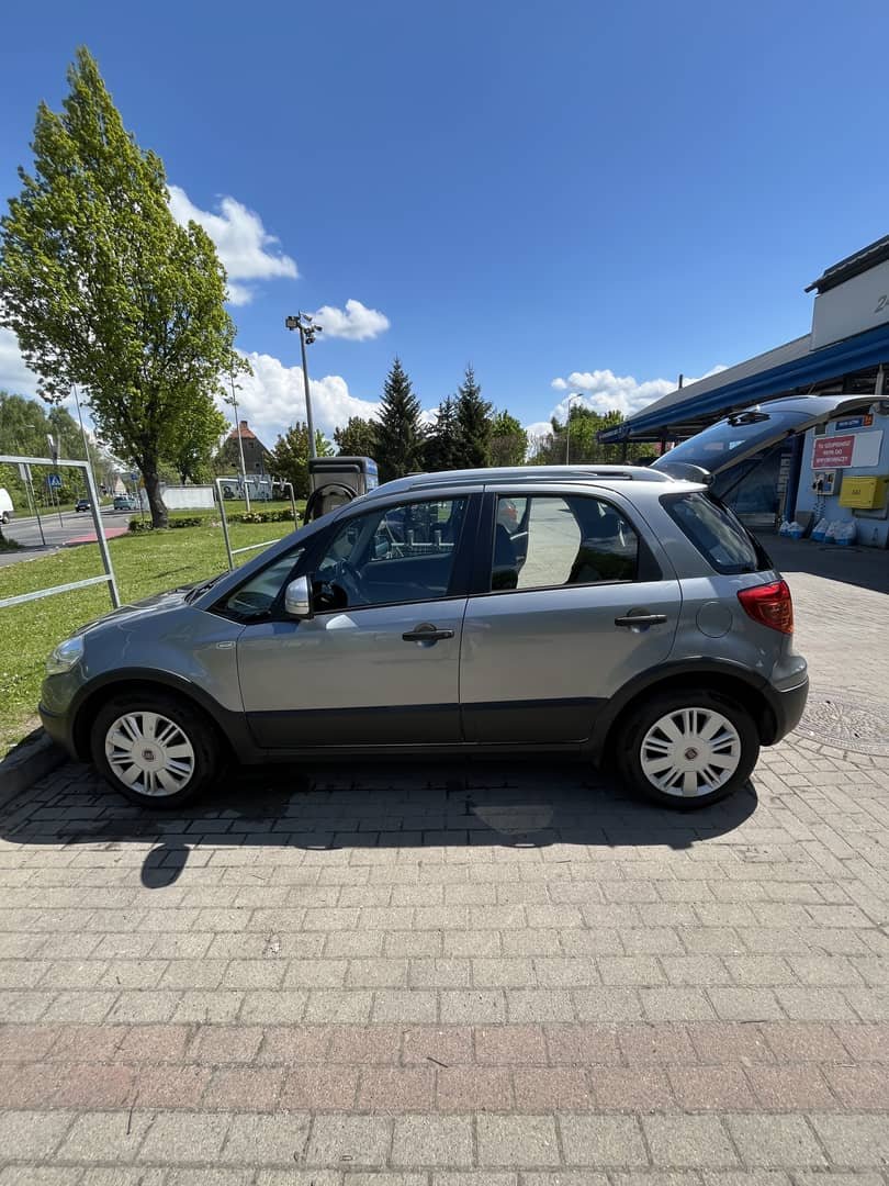 Sprzedam Fiata Sedici Niski przebieg!