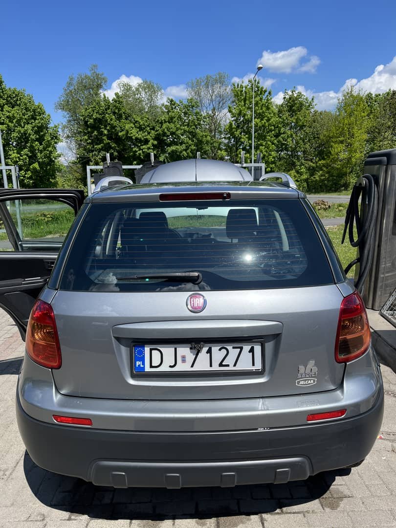 Sprzedam Fiata Sedici Niski przebieg!