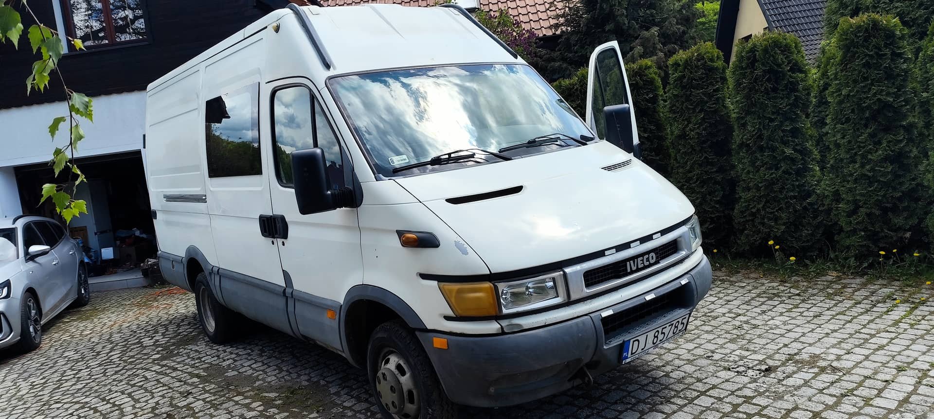 Iveco Daily 35C12 Brygadówka Blaszak z hakiem