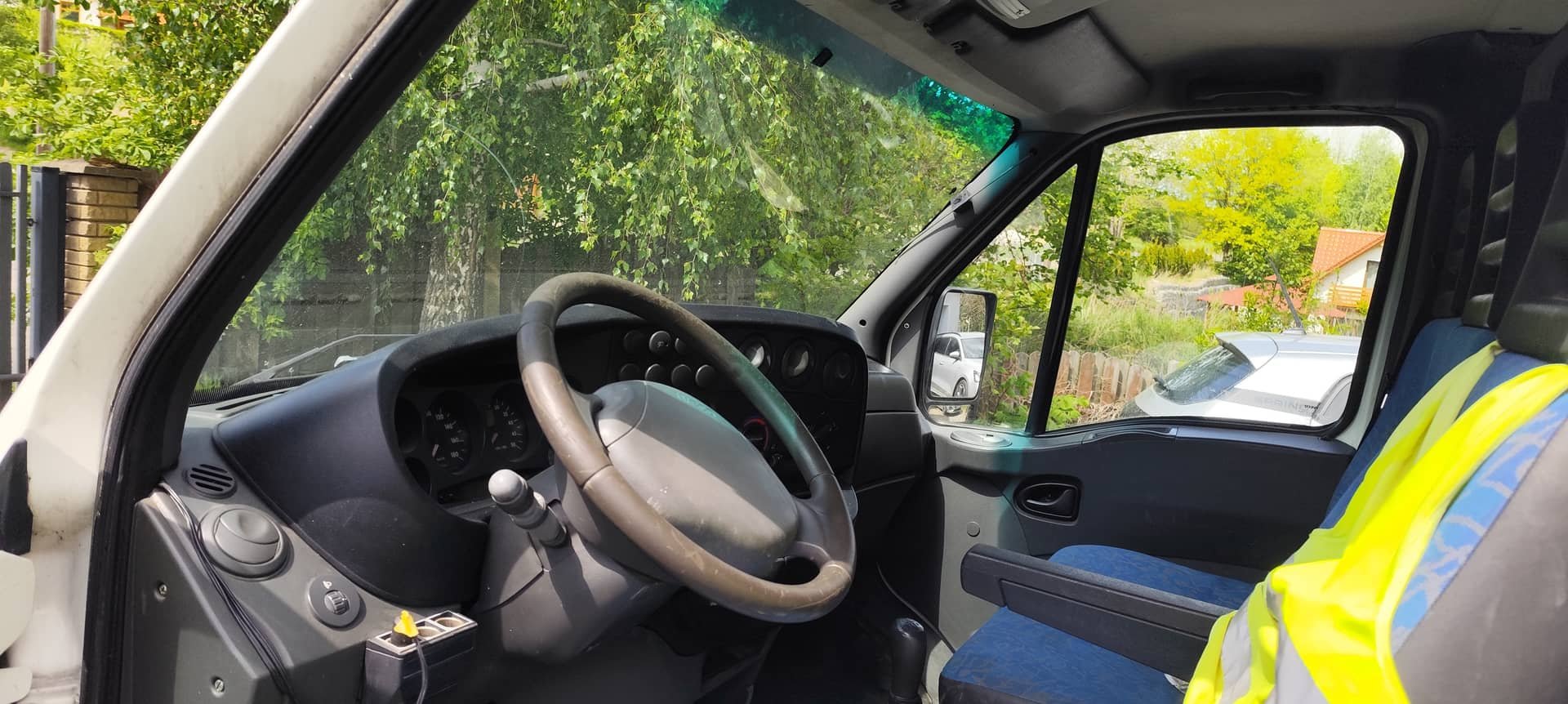 Iveco Daily 35C12 Brygadówka Blaszak z hakiem