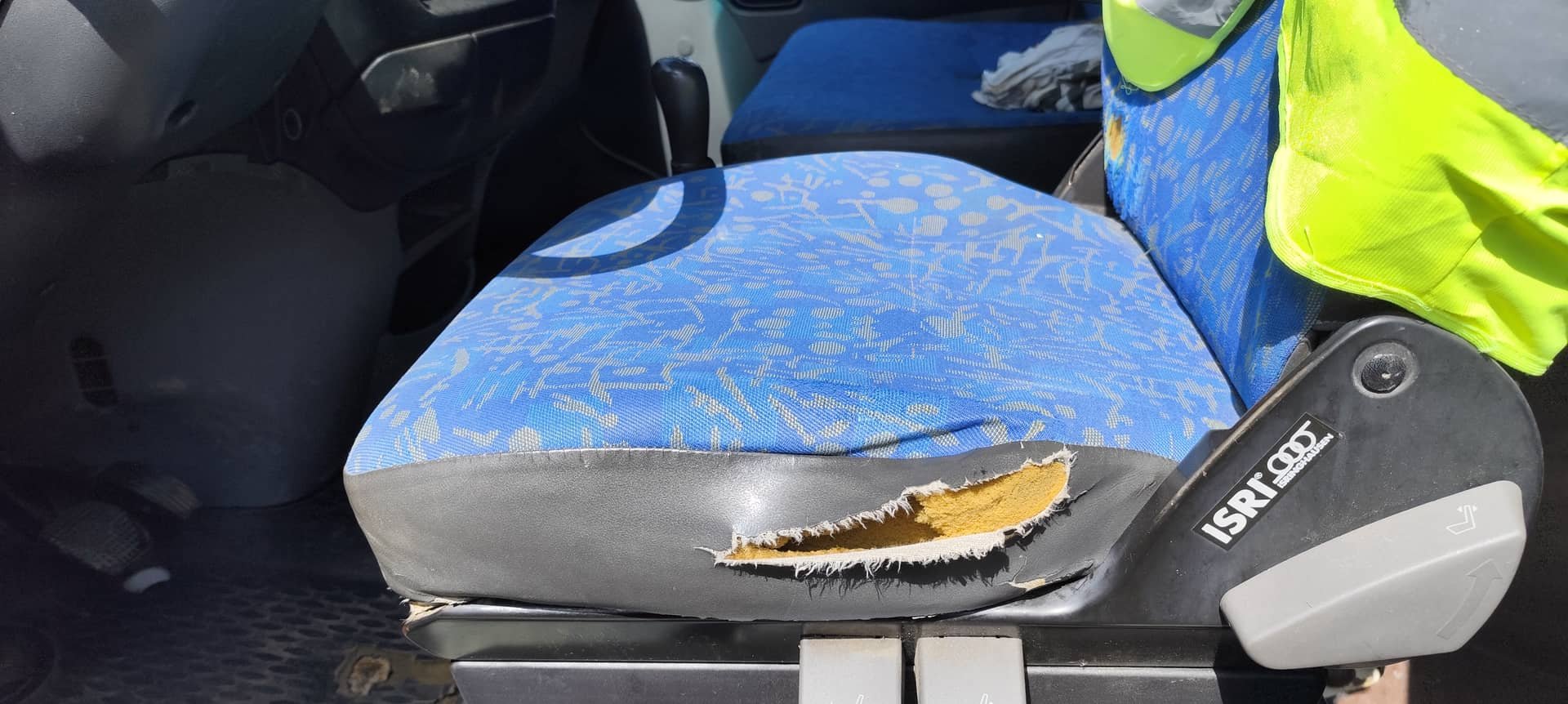 Iveco Daily 35C12 Brygadówka Blaszak z hakiem
