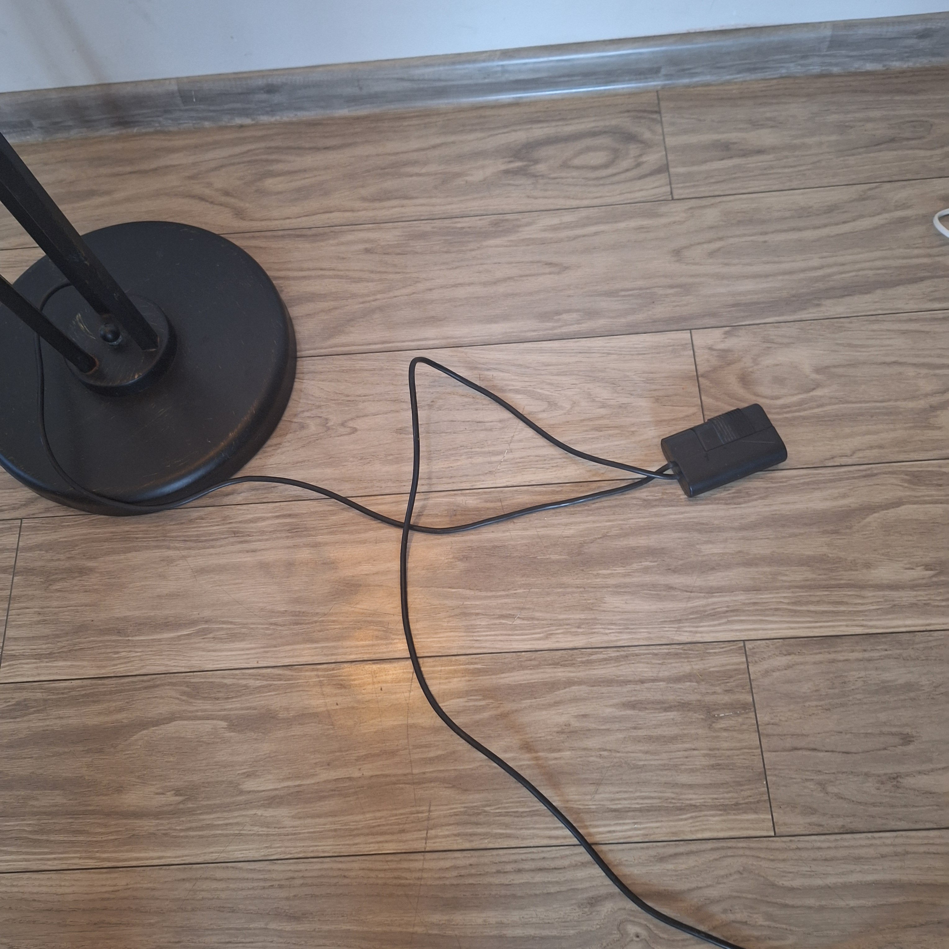 Lampa podłogowa ze ściemniaczem