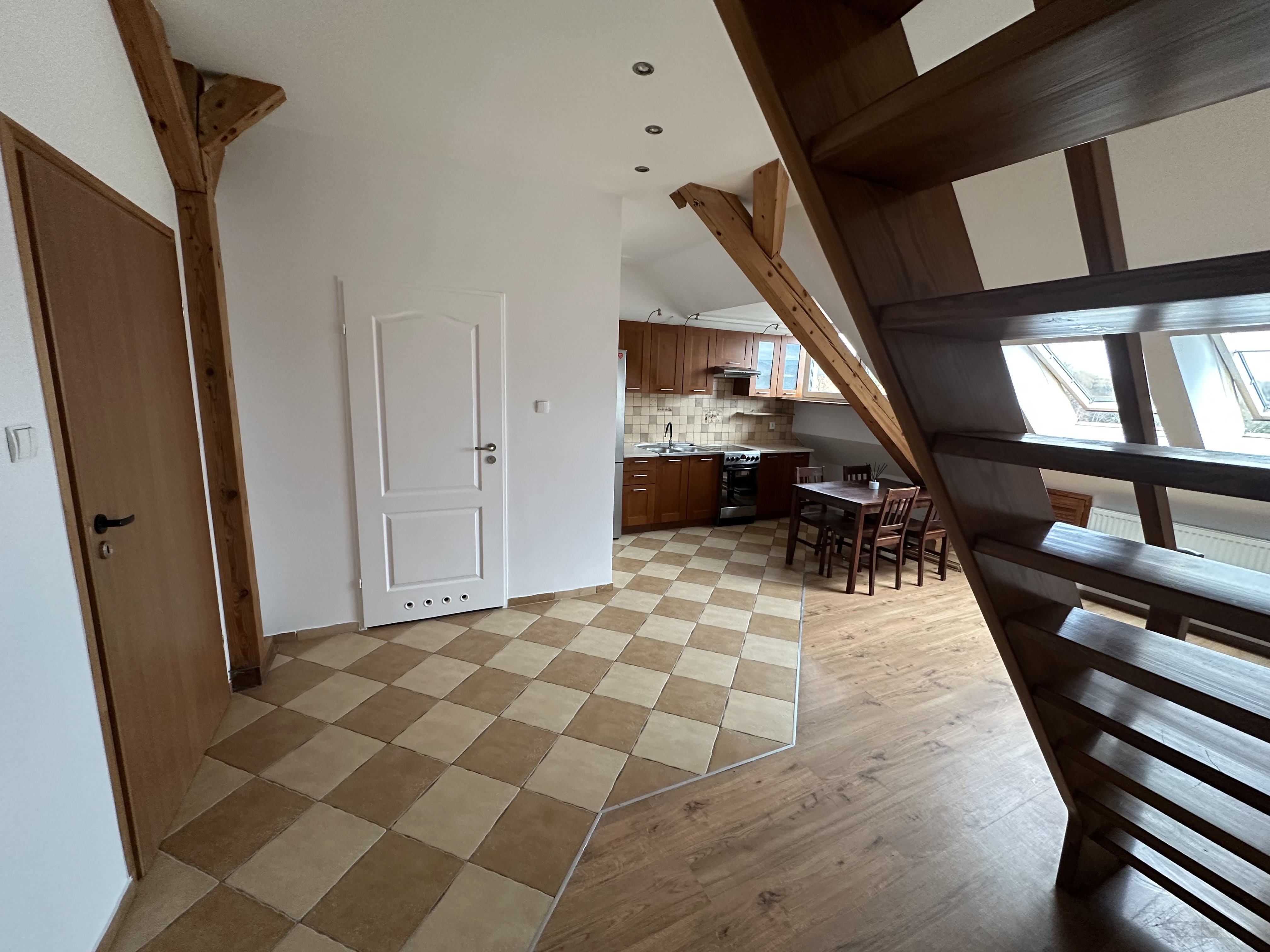Dwupoziomowe mieszkanie 63,2 m² | Antresola | Garderoba | Jelenia Góra -Kadetów