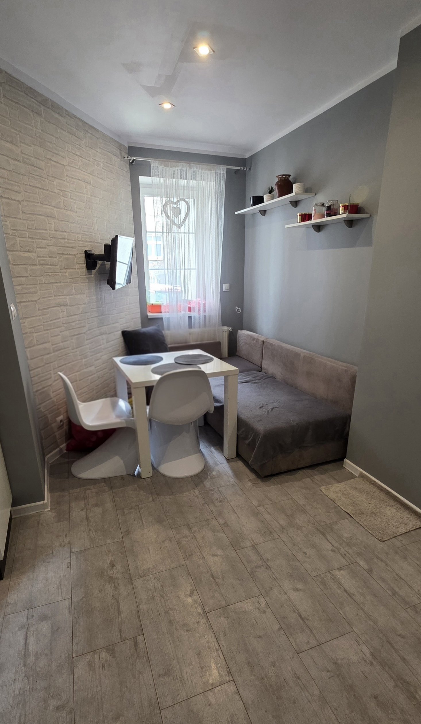 Ładne 2 pokojowe mieszkanie w ścisłym centrum Jeleniej Góry