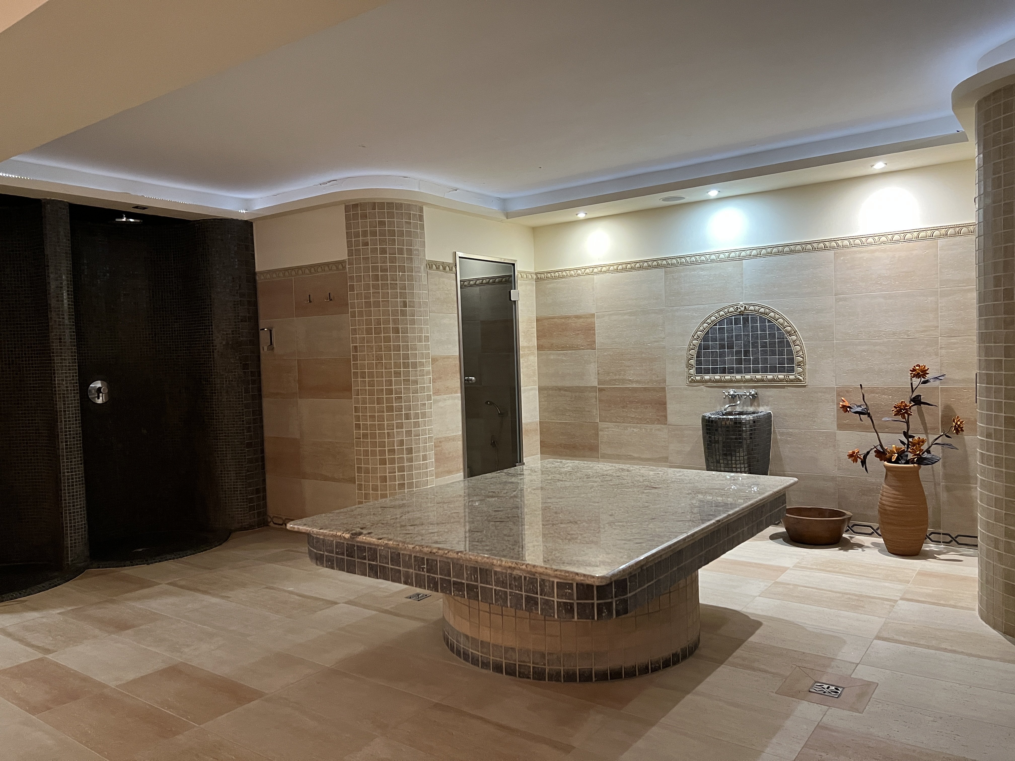 Masażystka / Fizjoterapeutka w SPA + Obsługa Recepcji