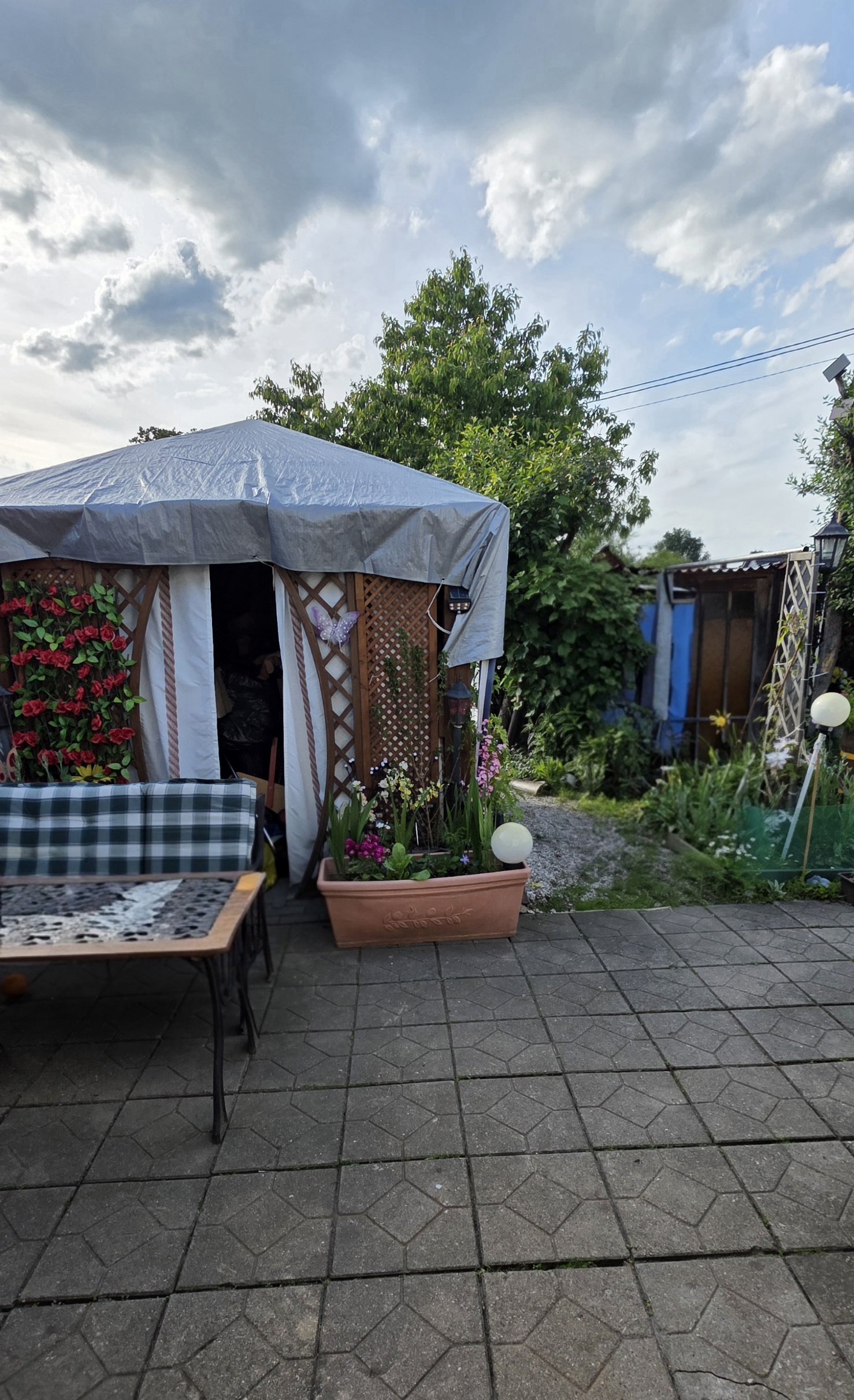 Mieszkanie 3 pokojowe z garażem i ogródkiem w Jeleniej Górze