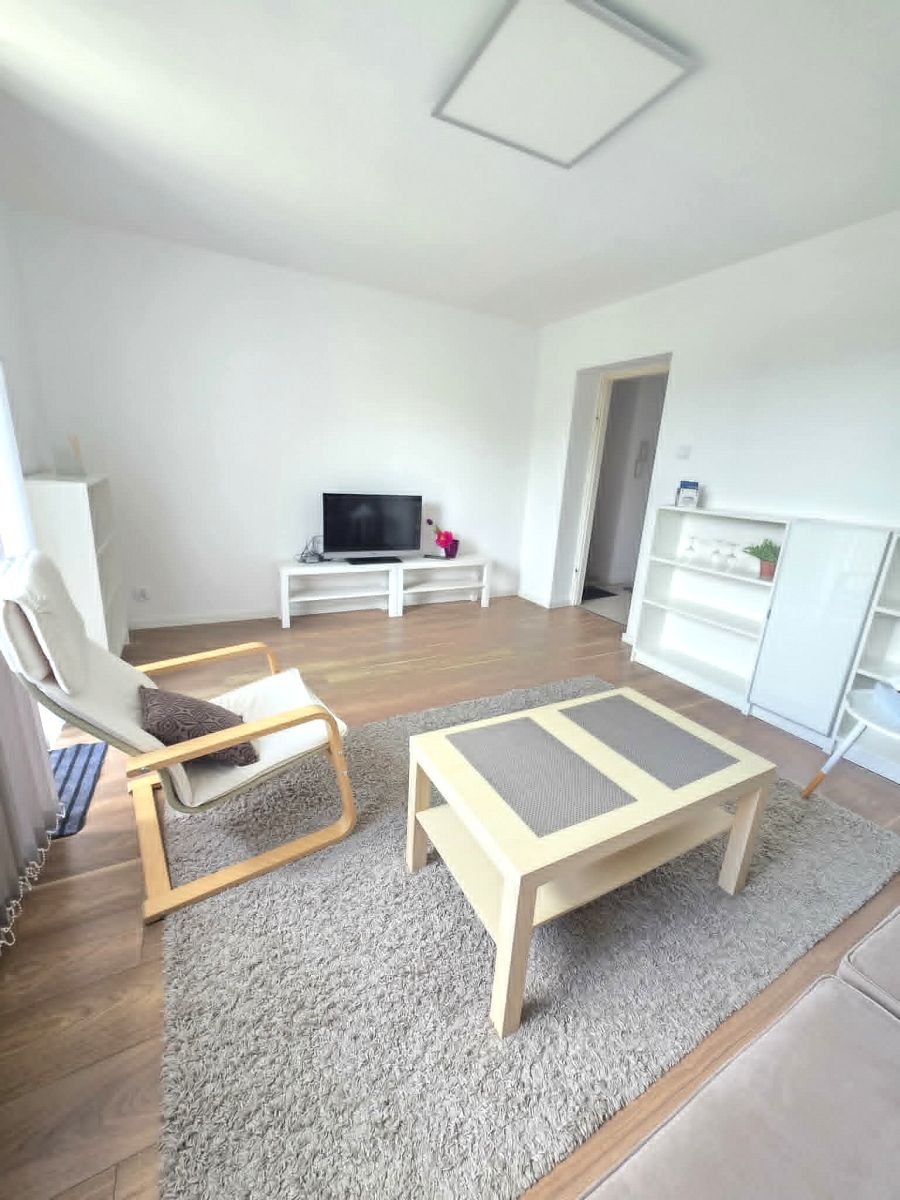 Umeblowane i gotowe do wprowadzenia 2 pokojowe mieszkanie z balkonem i ogródkiem.