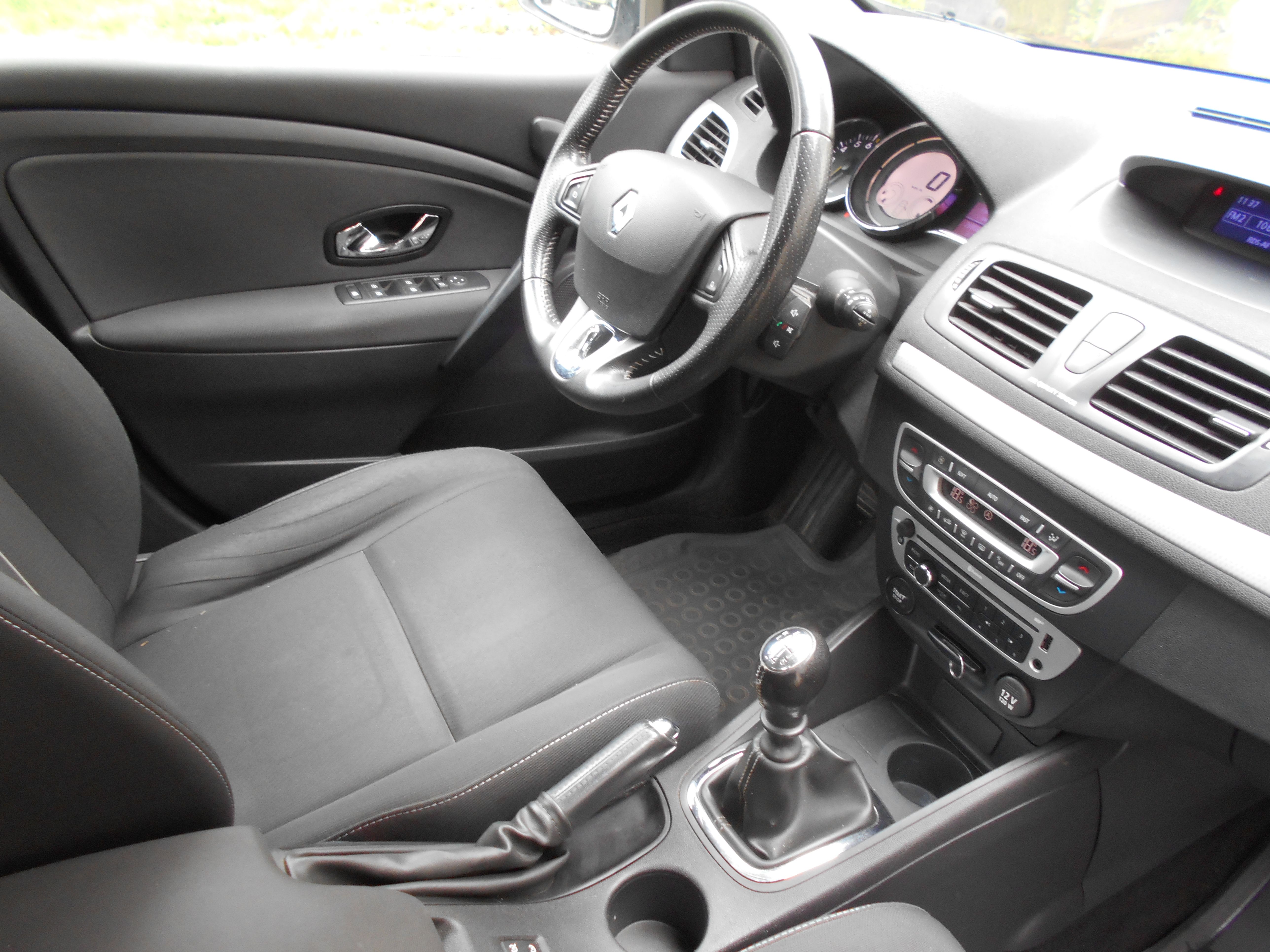 Renault Megane 1.6 benz salon PL 2013 r