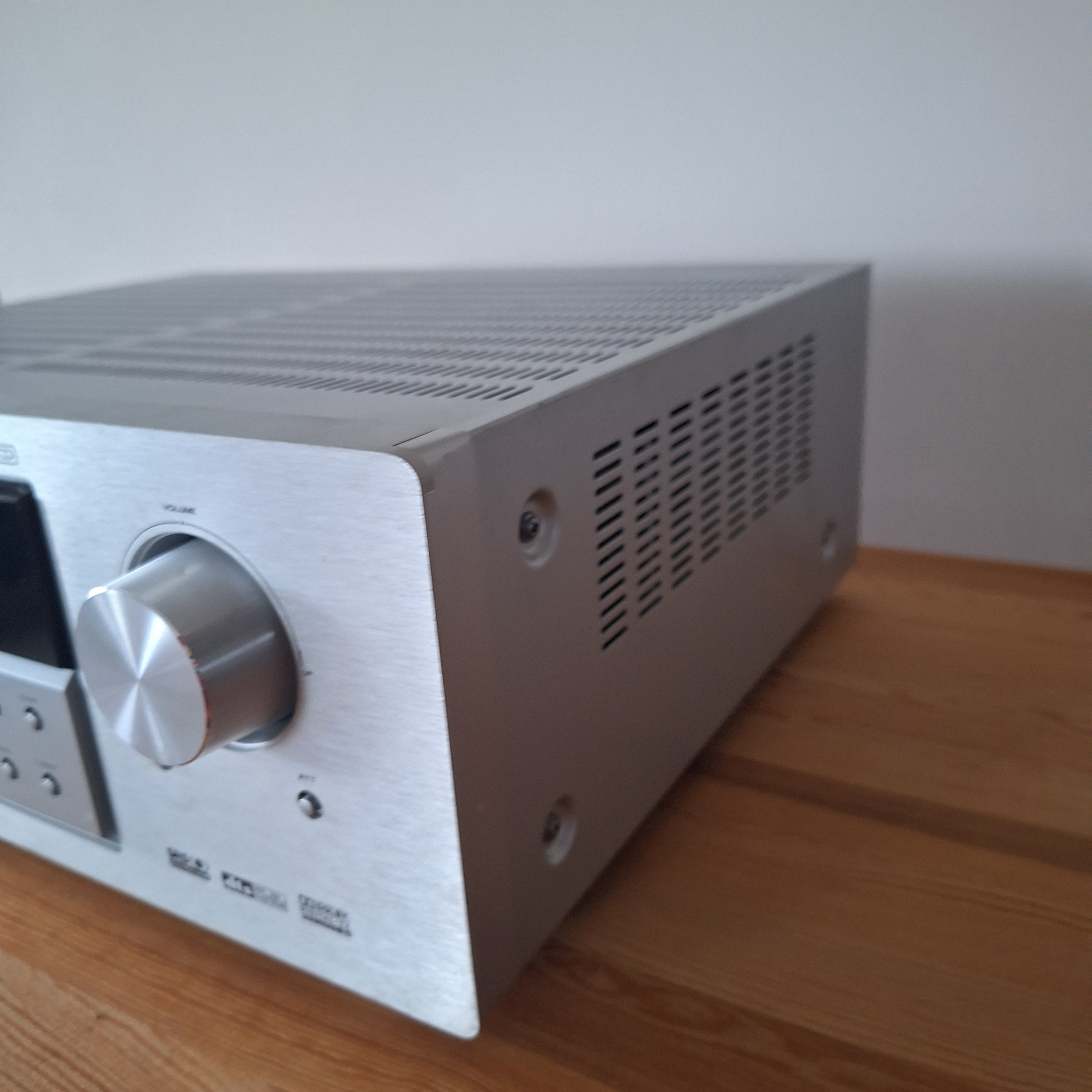 Amplituner Marantz