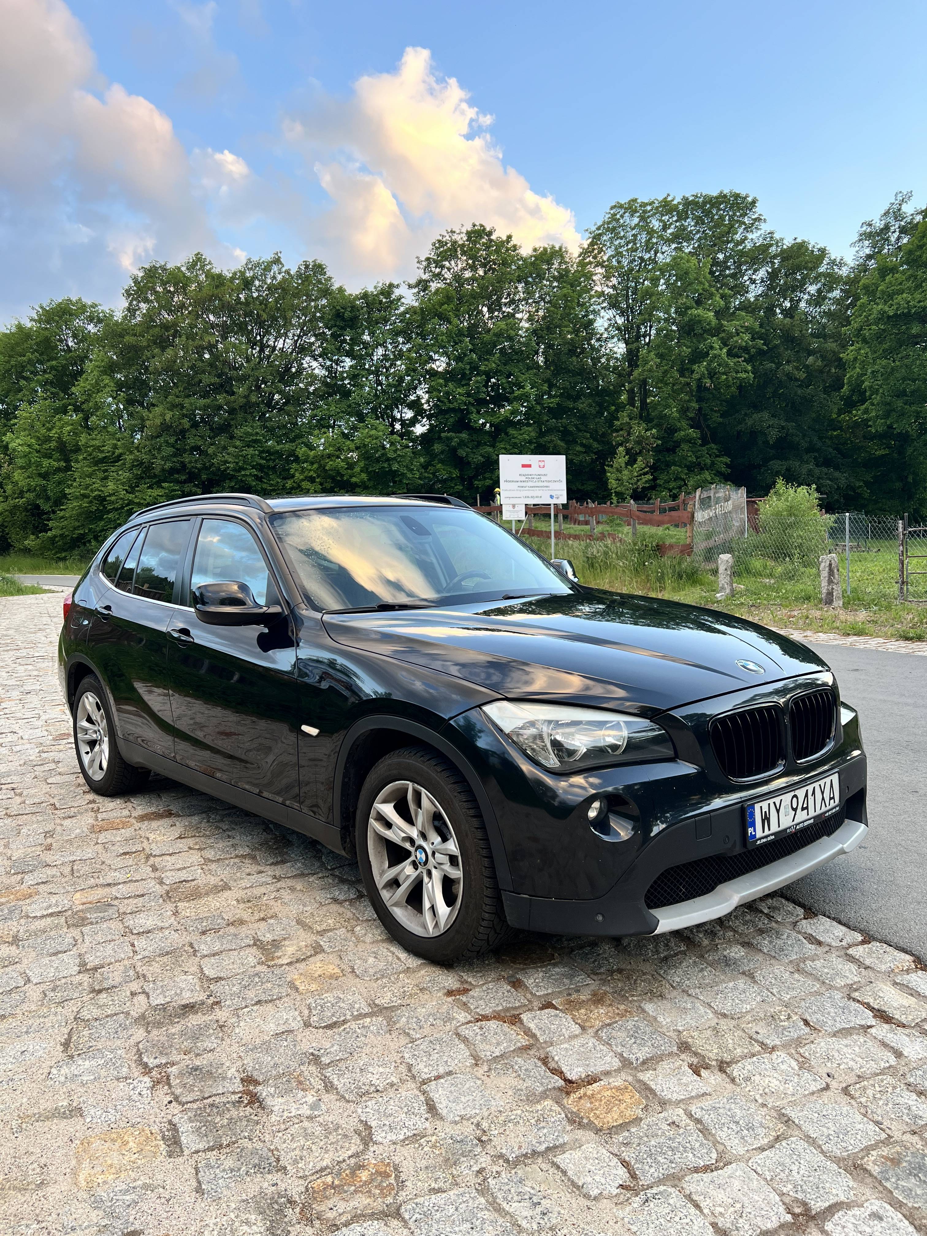 Bmw x1 e84 suv czarny bogate wyposażenie diesel 2.0