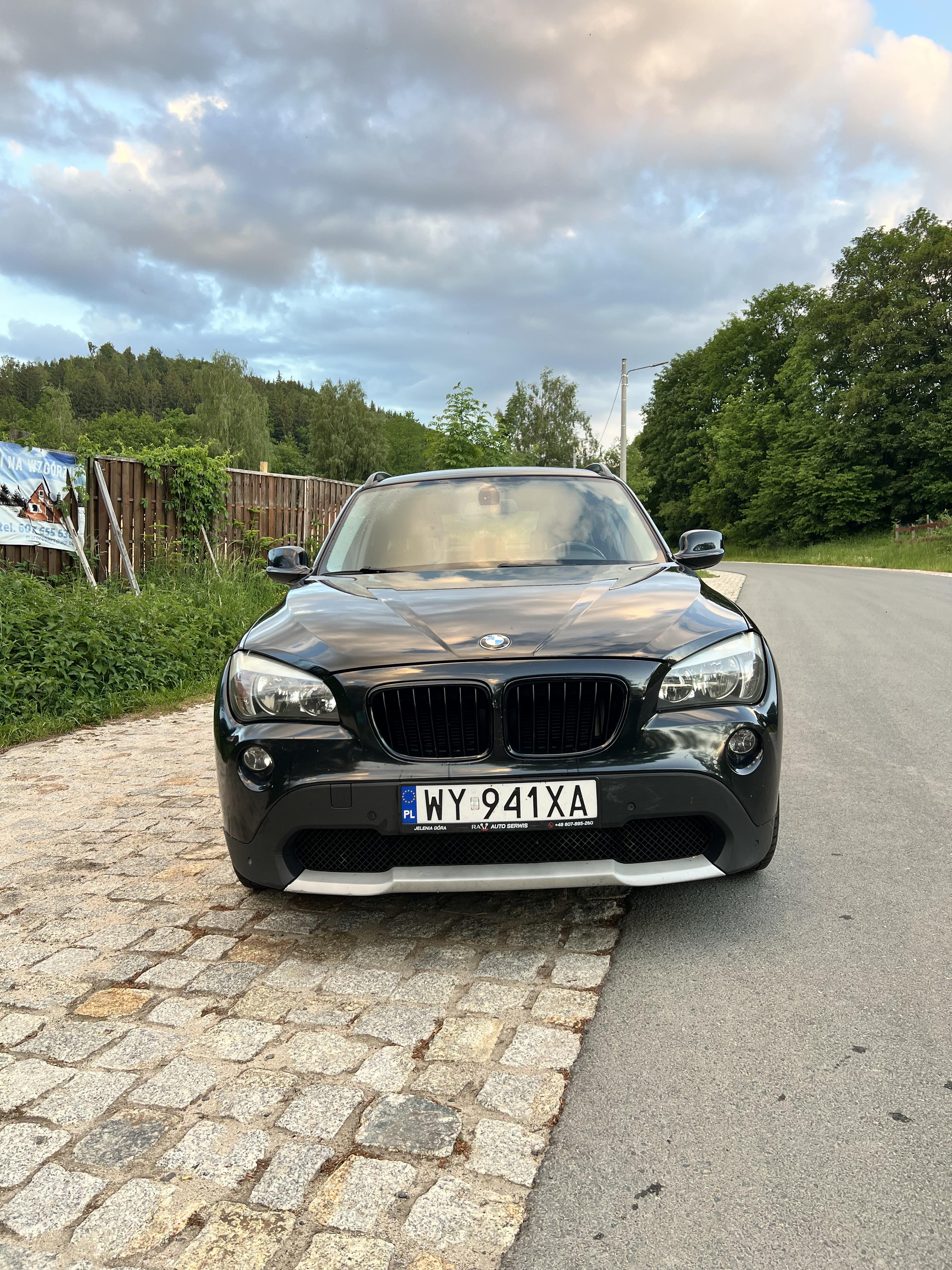 Bmw x1 e84 suv czarny bogate wyposażenie diesel 2.0