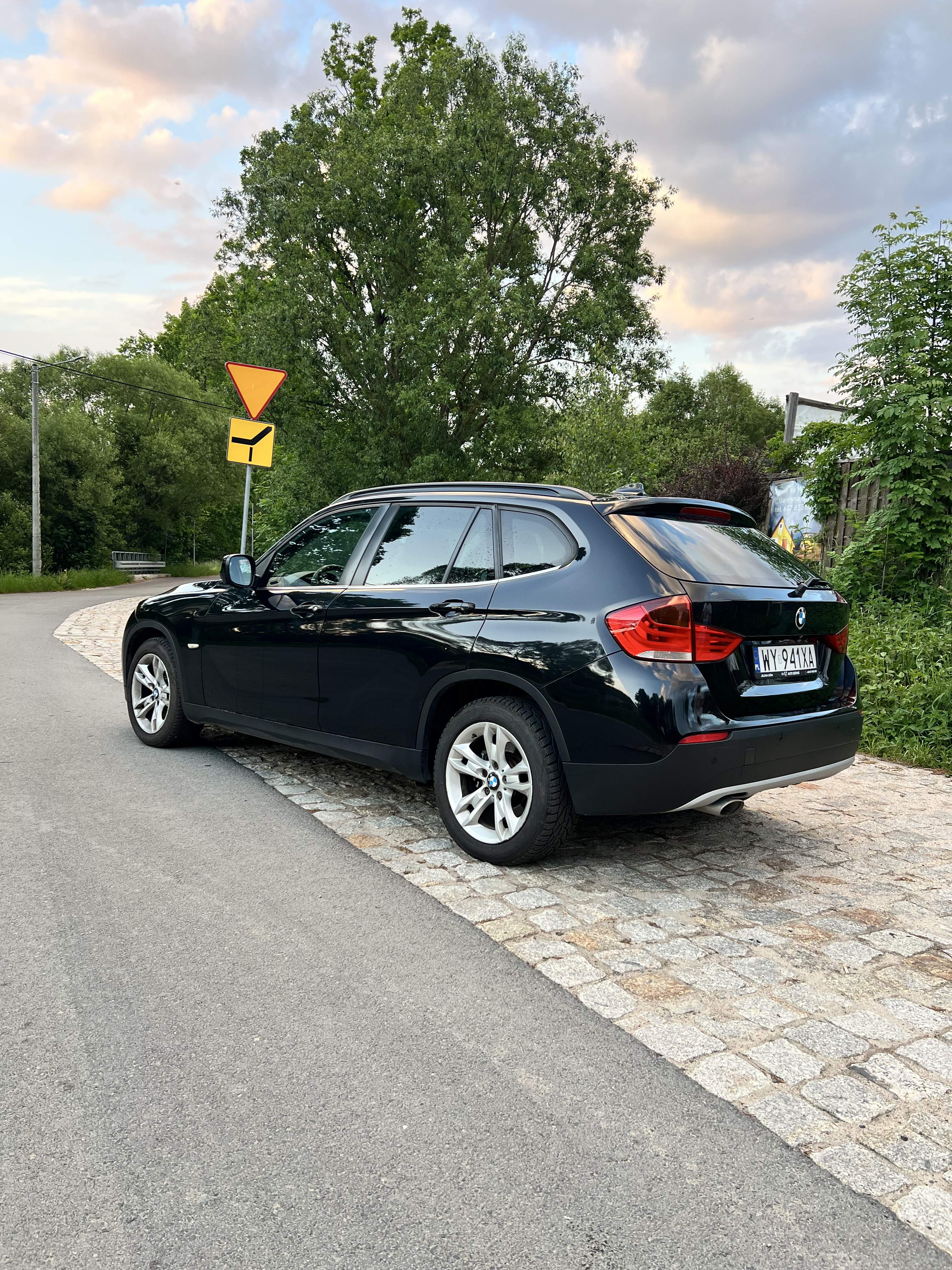 Bmw x1 e84 suv czarny bogate wyposażenie diesel 2.0