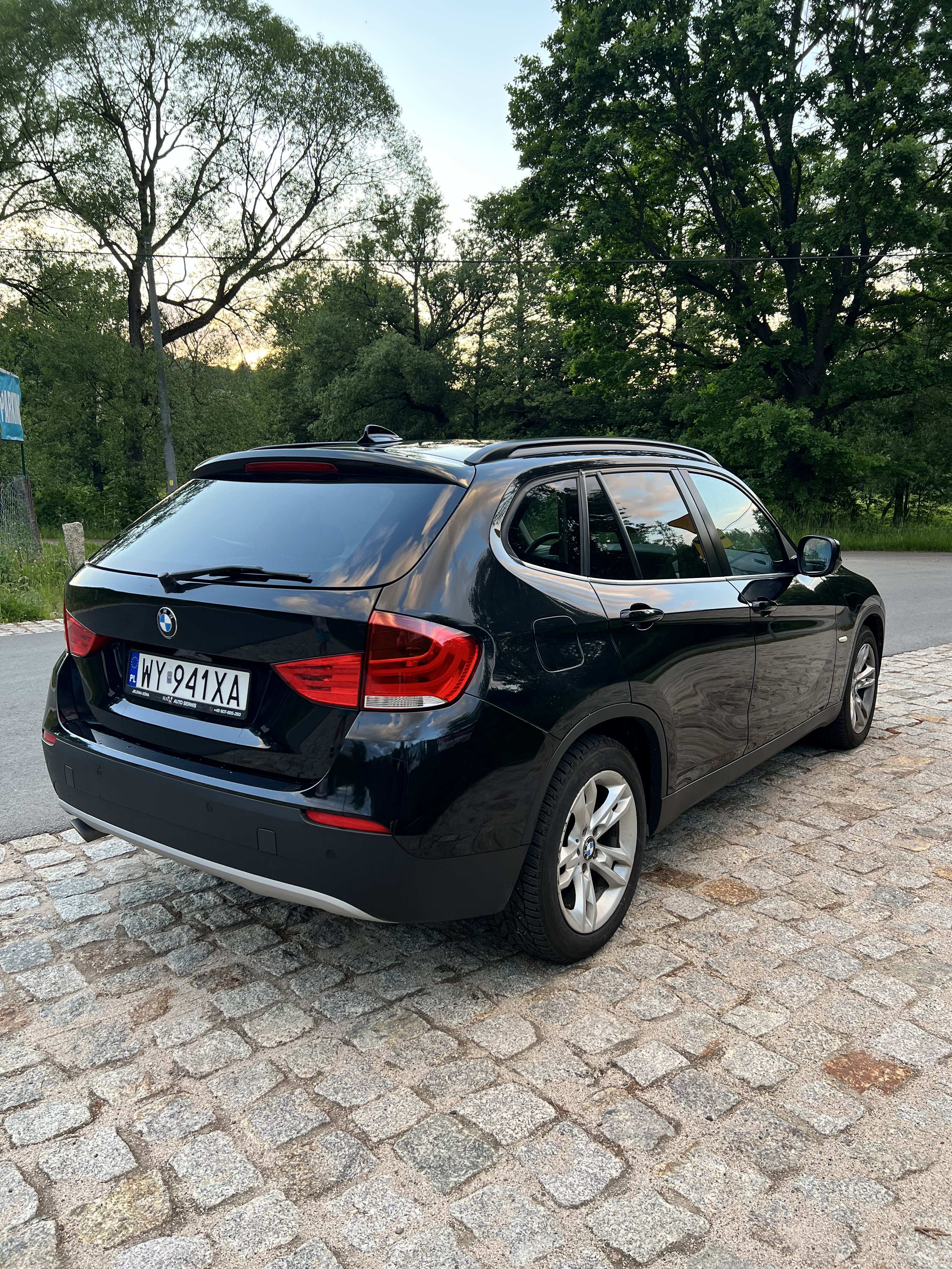 Bmw x1 e84 suv czarny bogate wyposażenie diesel 2.0