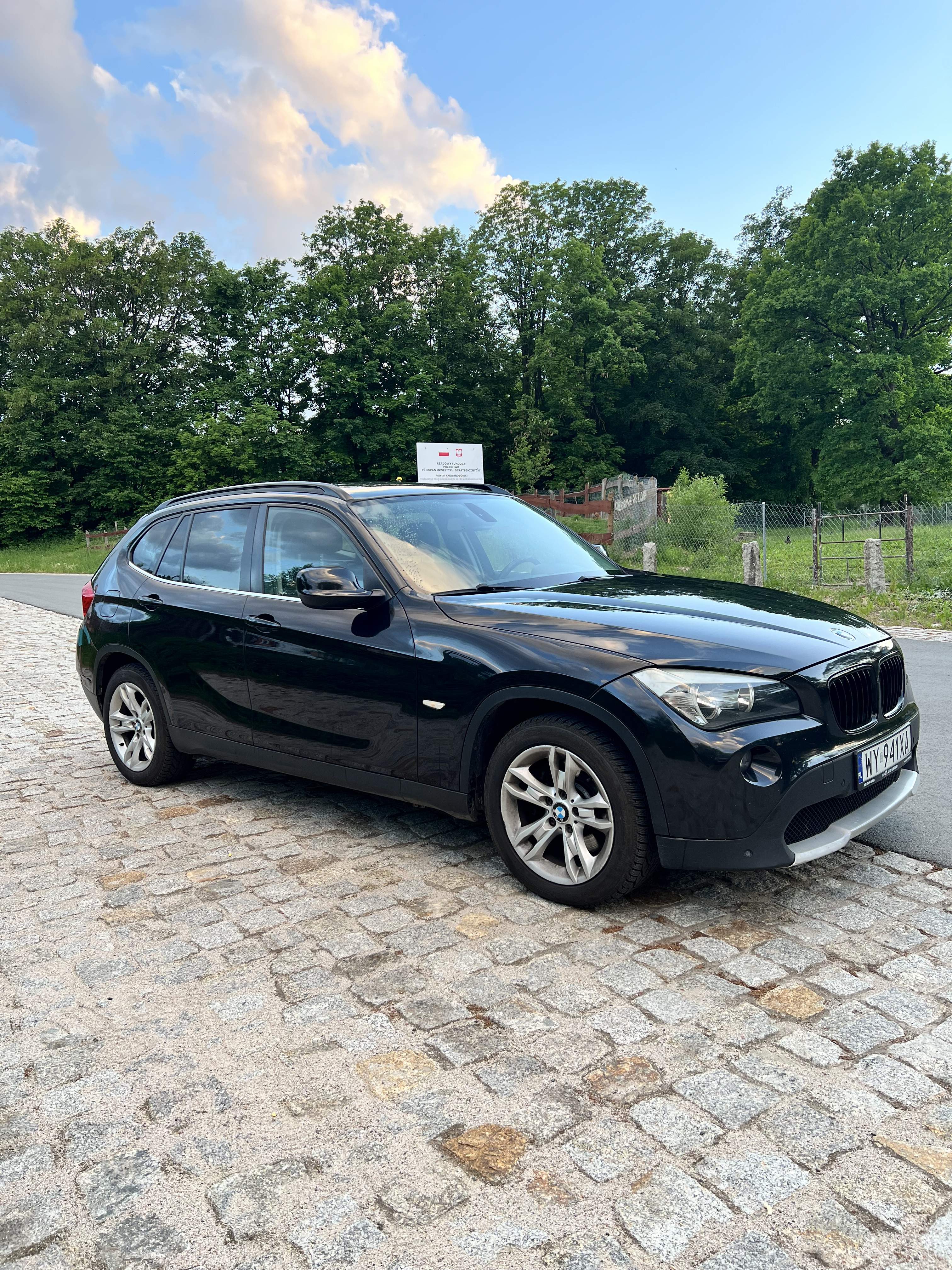 Bmw x1 e84 suv czarny bogate wyposażenie diesel 2.0
