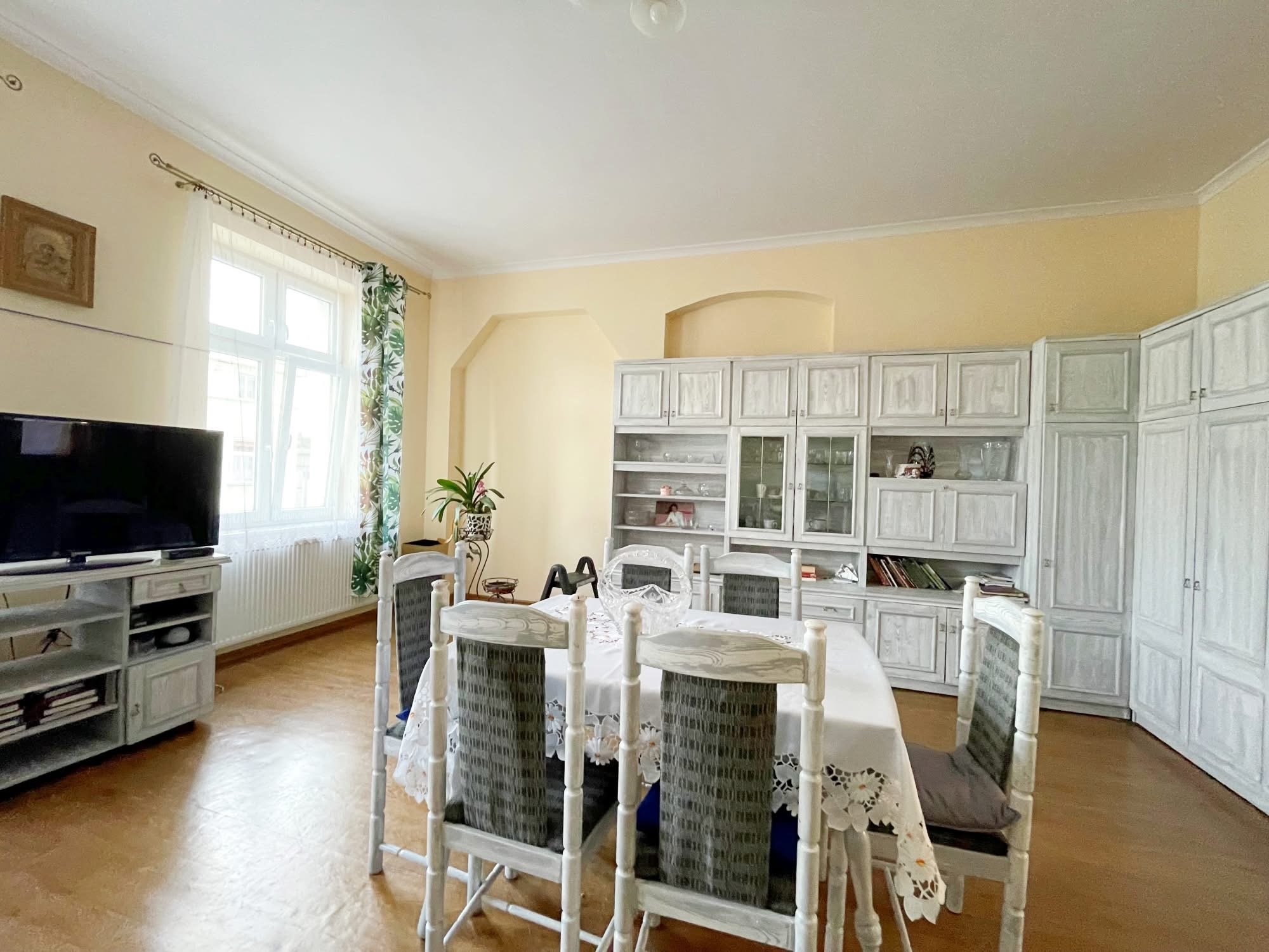 Klimatyczne mieszkanie z ogrodem przy głównym deptaku w Jeleniej Górze