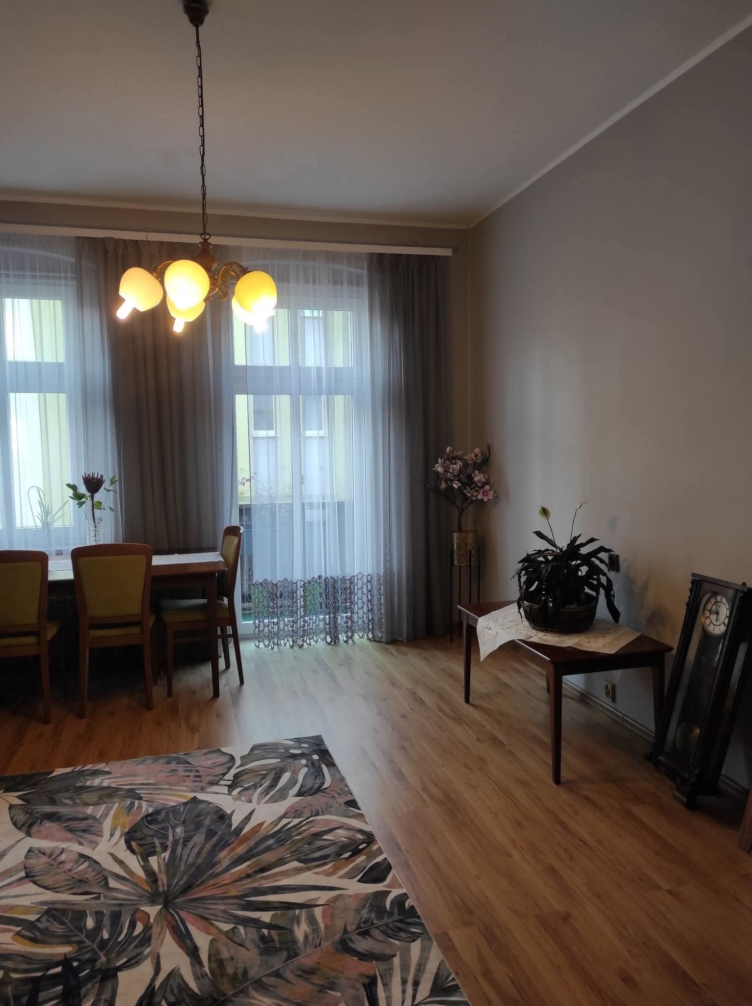 Duże mieszkanie w centrum. Piłsudskiego. 1 piętro. Balkon