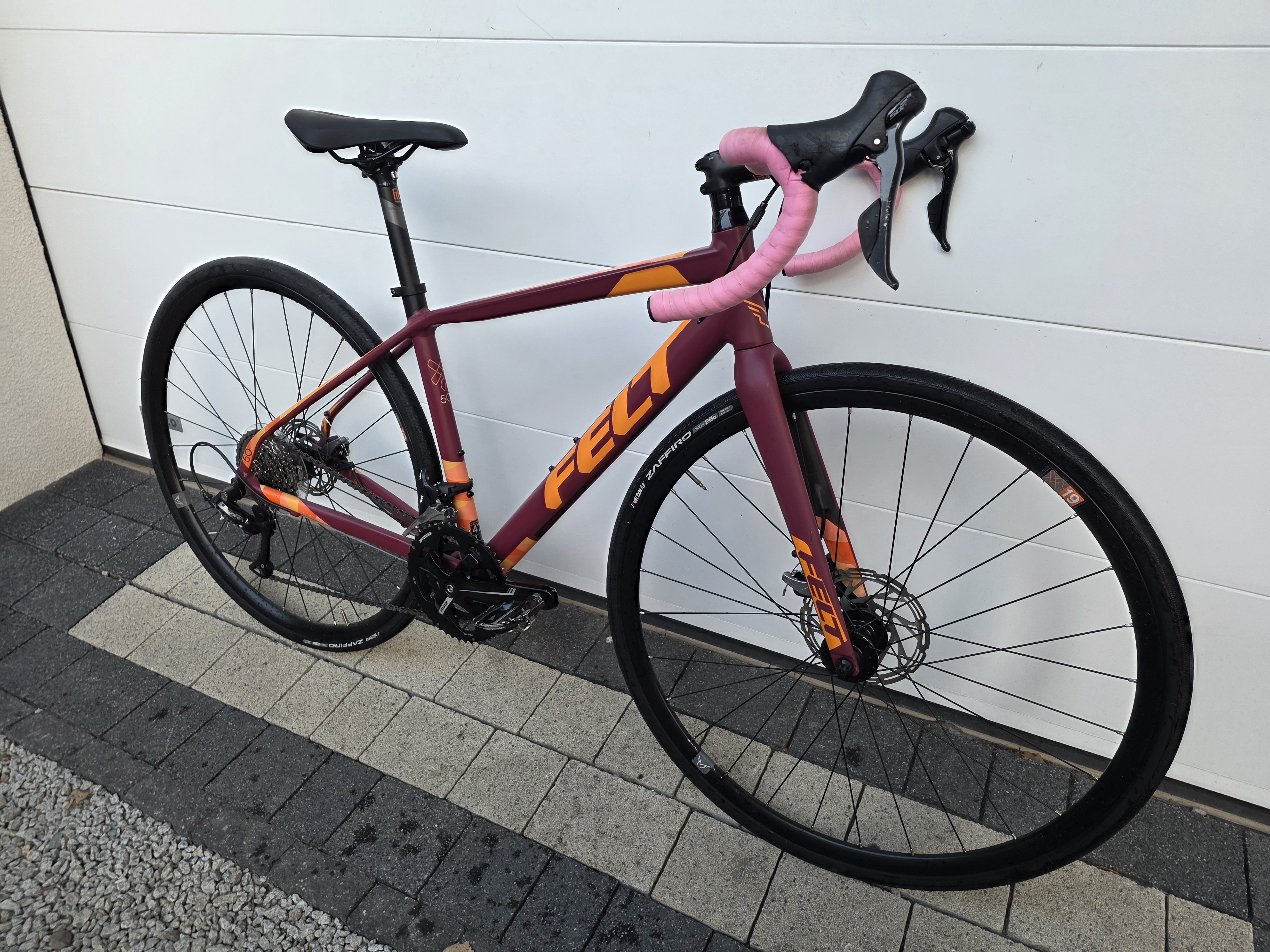 Rower gravel FELT 50 FIT WOMEN-SORA,tarczówki,2x9,rozmiar 47-zadbany