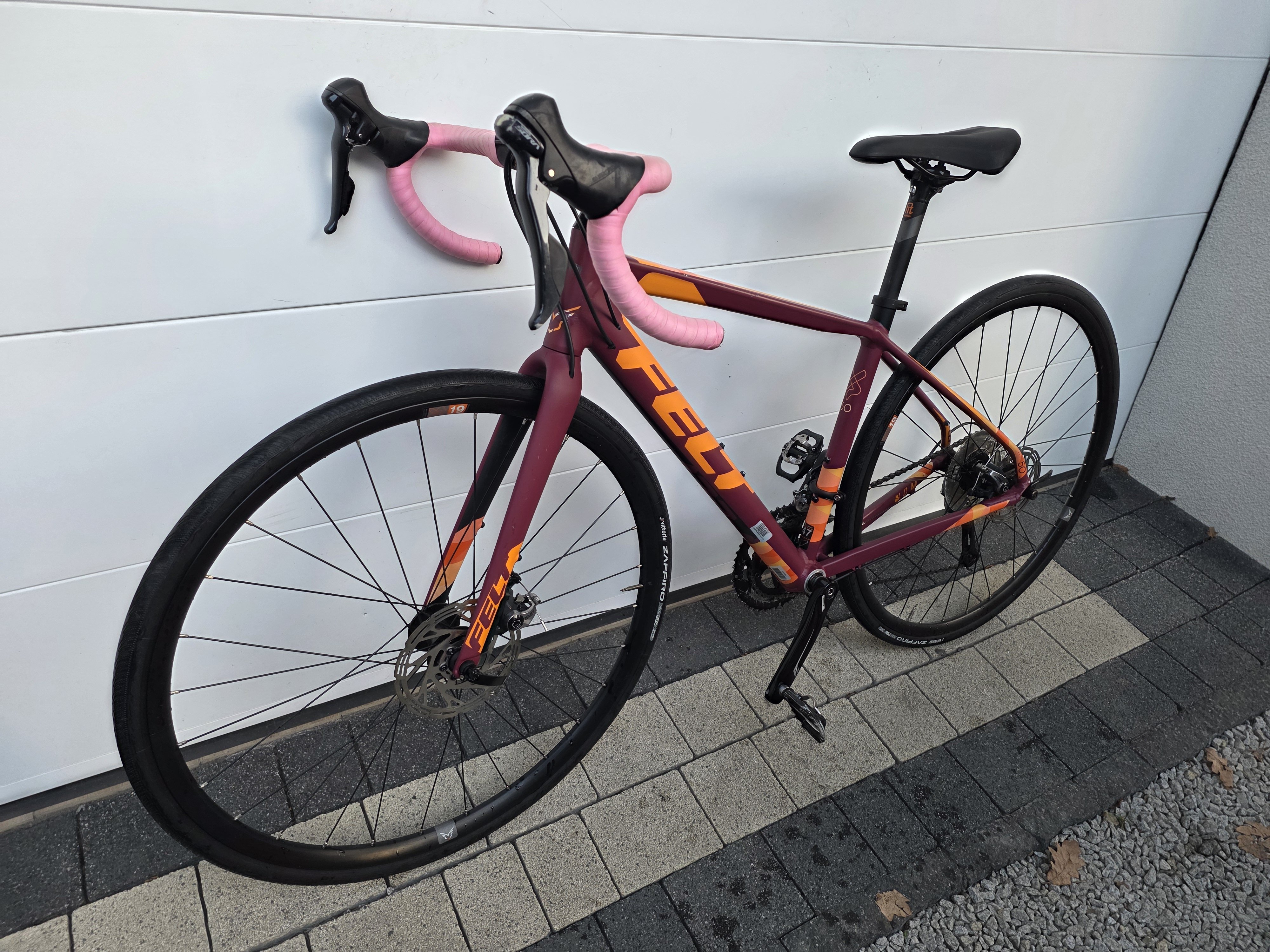 Rower gravel FELT 50 FIT WOMEN-SORA,tarczówki,2x9,rozmiar 47-zadbany