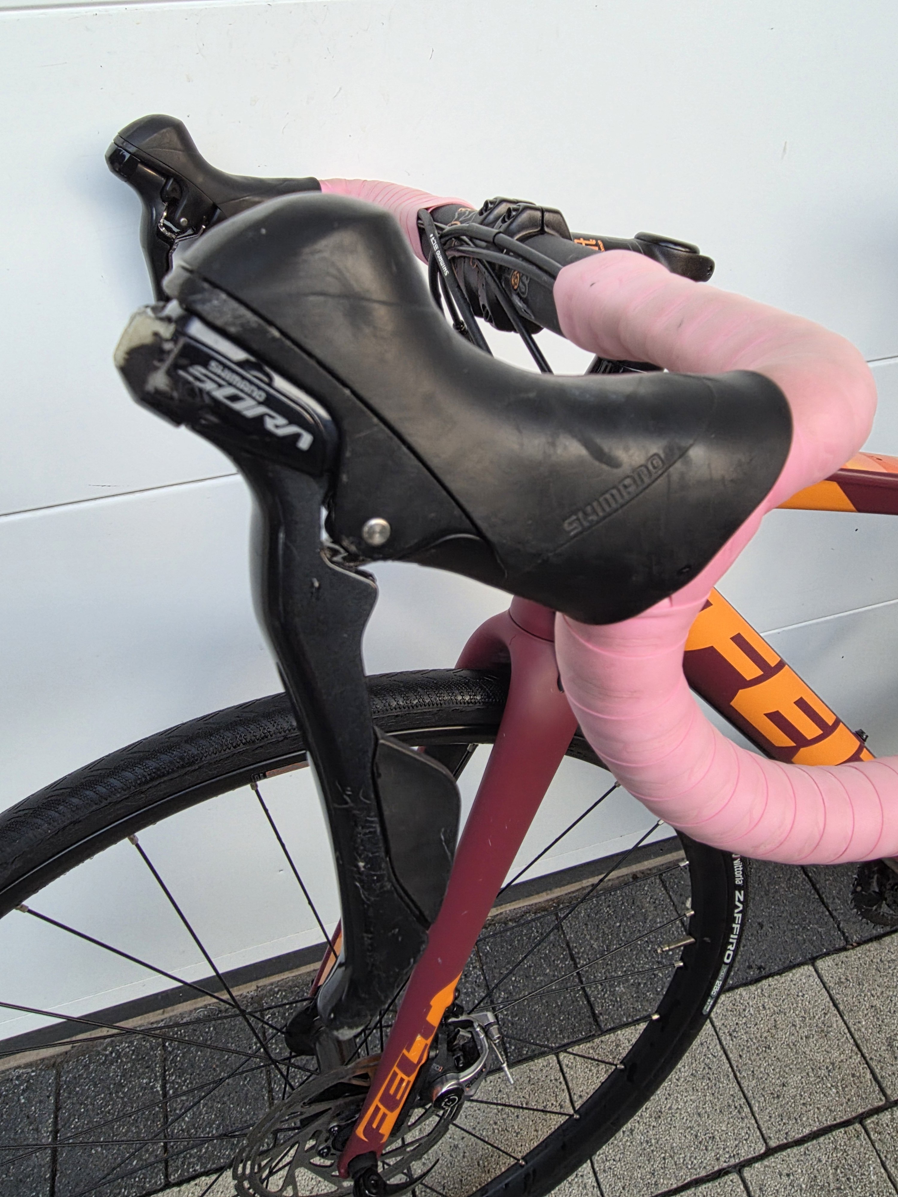 Rower gravel FELT 50 FIT WOMEN-SORA,tarczówki,2x9,rozmiar 47-zadbany
