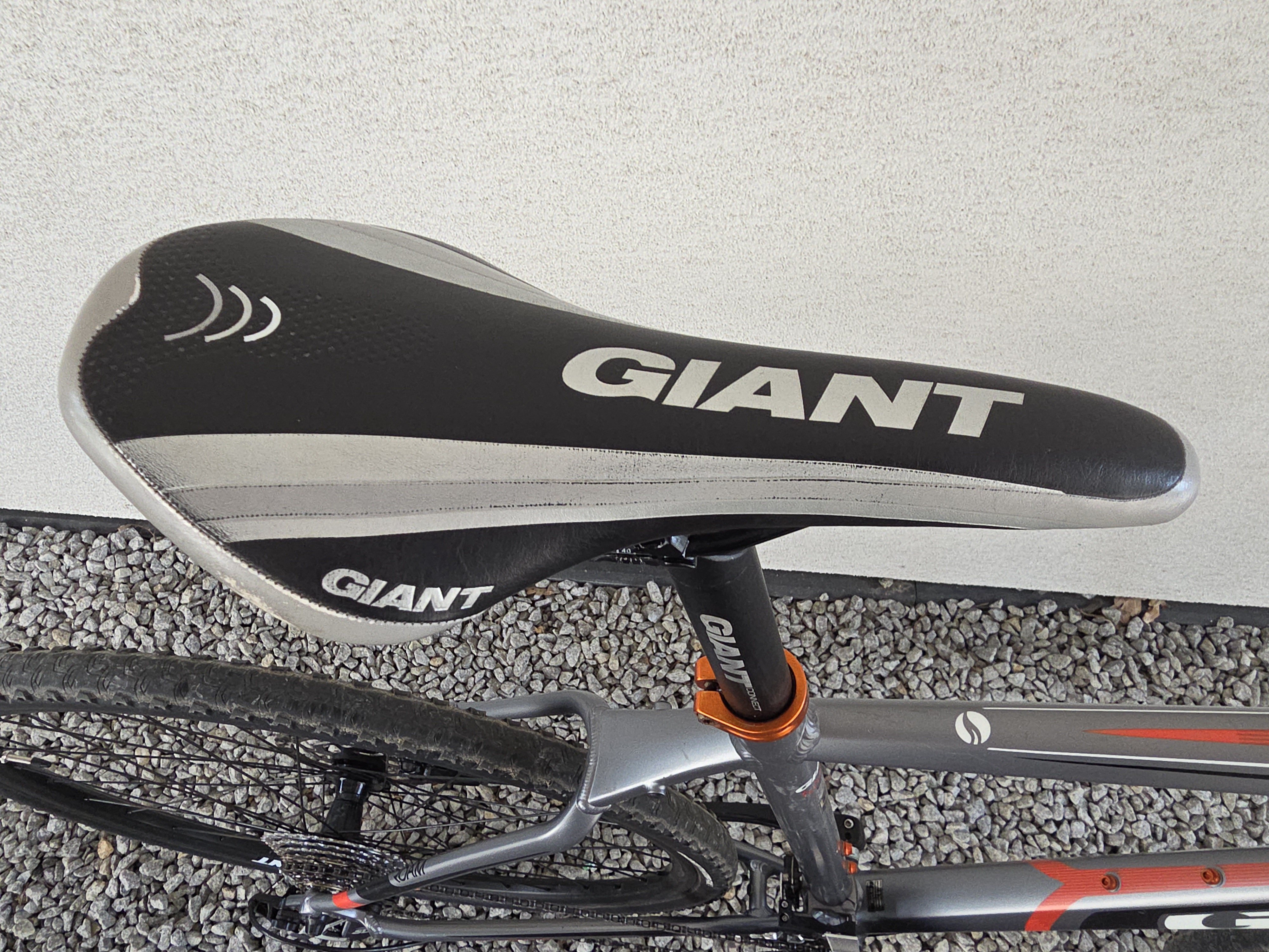 Rower crossowy GIANT ROAM XR 1-SLX,AVID,rama L,koła 28",hydraulika,NOWY amor