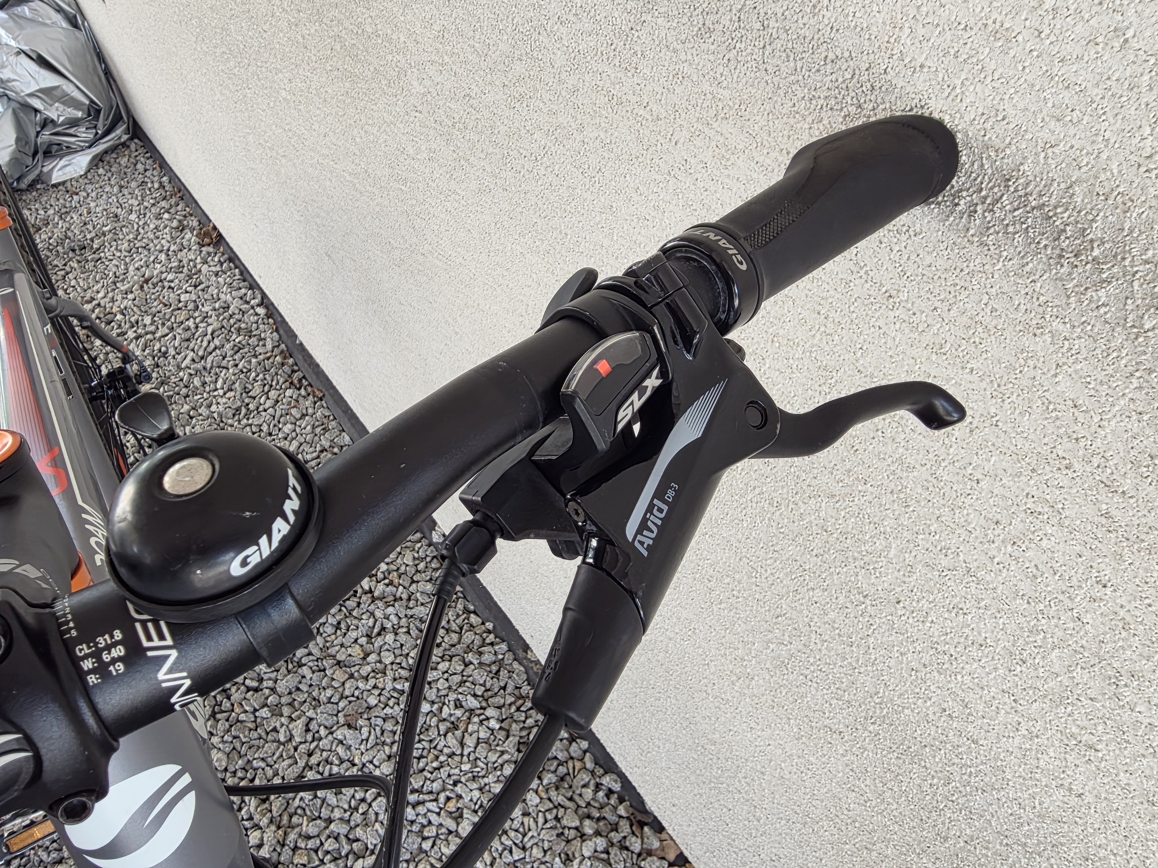 Rower crossowy GIANT ROAM XR 1-SLX,AVID,rama L,koła 28",hydraulika,NOWY amor
