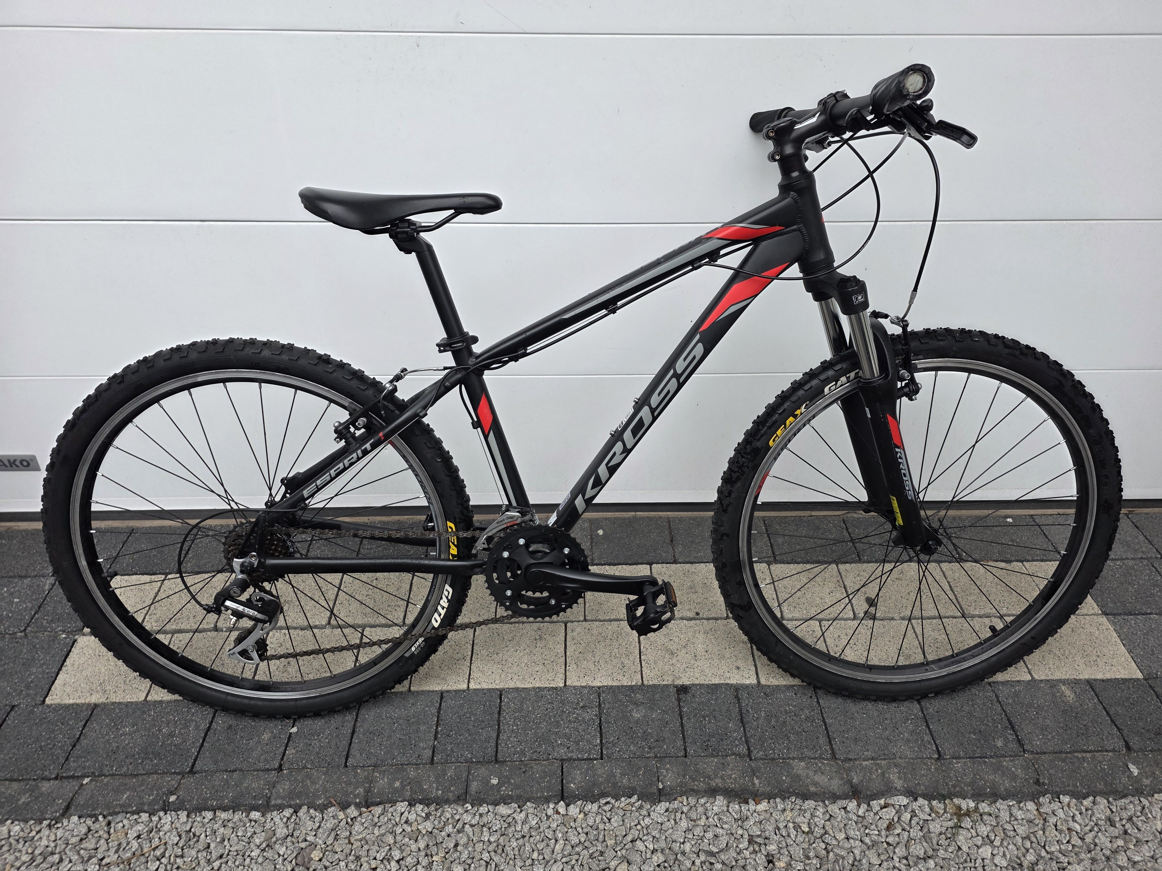 Rower górski KROSS ESPRIT 1-koła 26 cali,SHIMANO,amortyzator,rama XS-15cali-NOWE opony