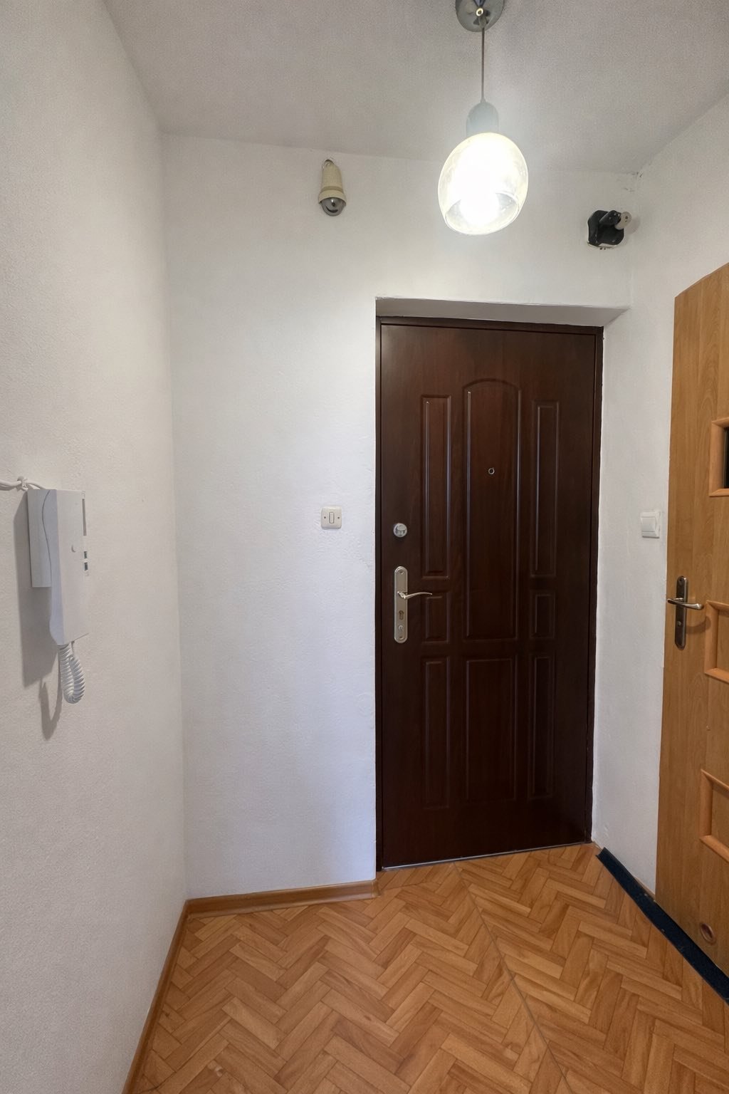 2 pokoje w centrum | ogrzewanie miejskie | parking za szlabanem | Niski czynsz