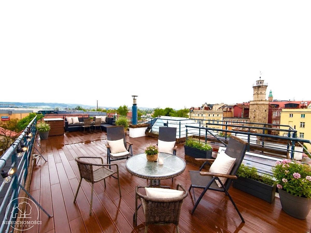 Apartament z prywatnym tarasem w centrum